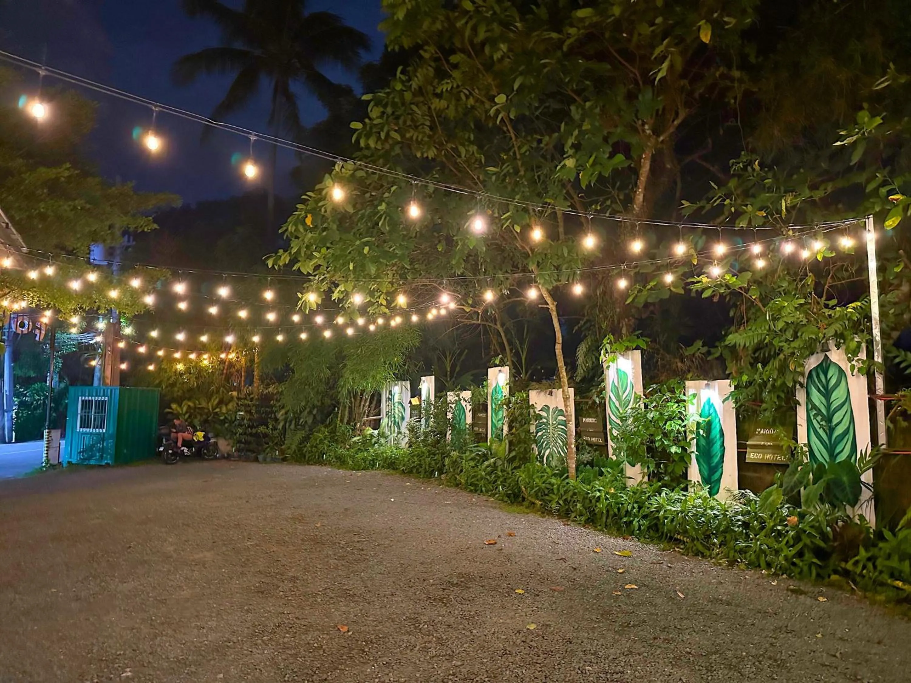 Parking in Containers by Eco Hotels
