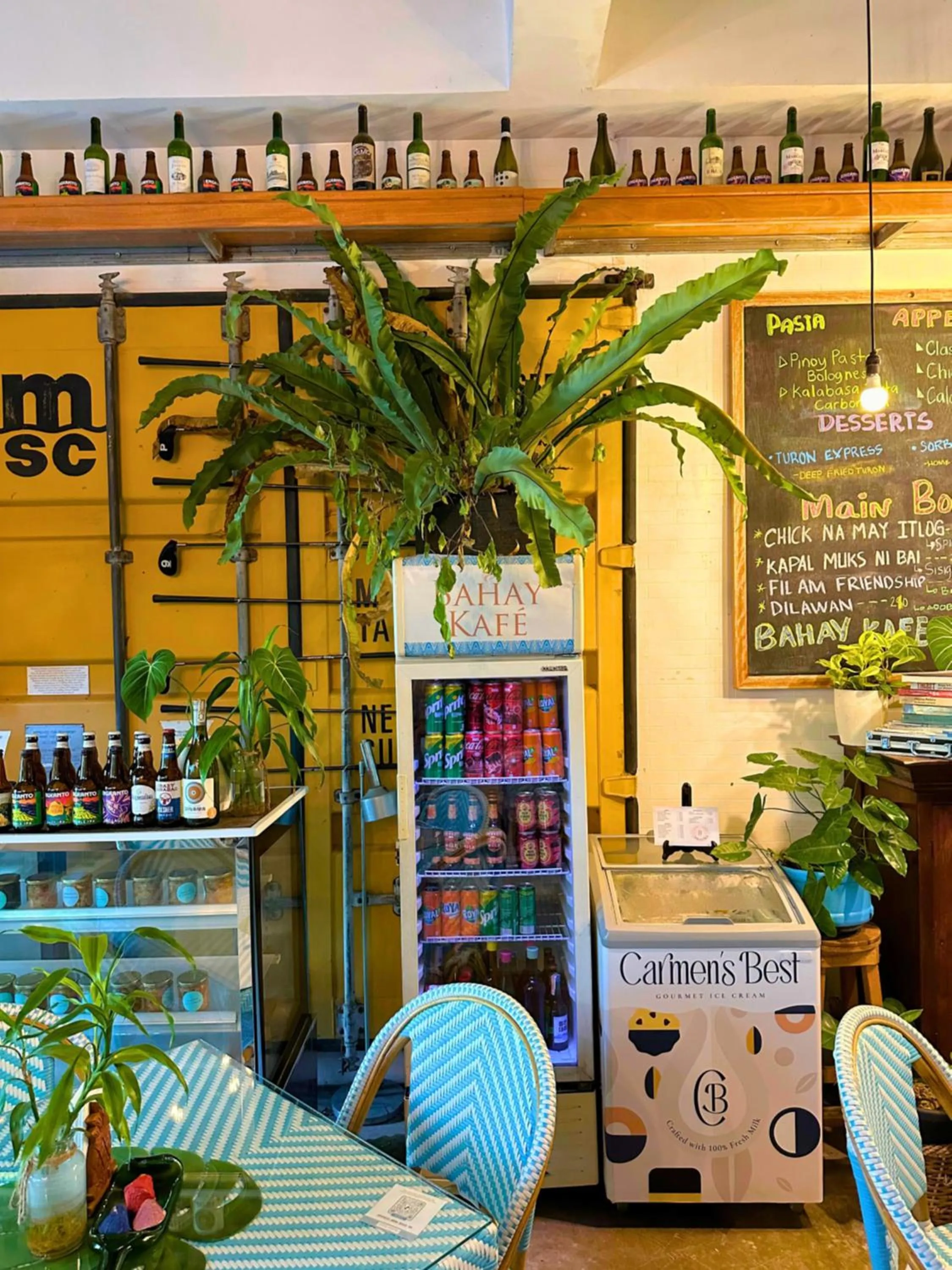 Restaurant/places to eat in Containers by Eco Hotels