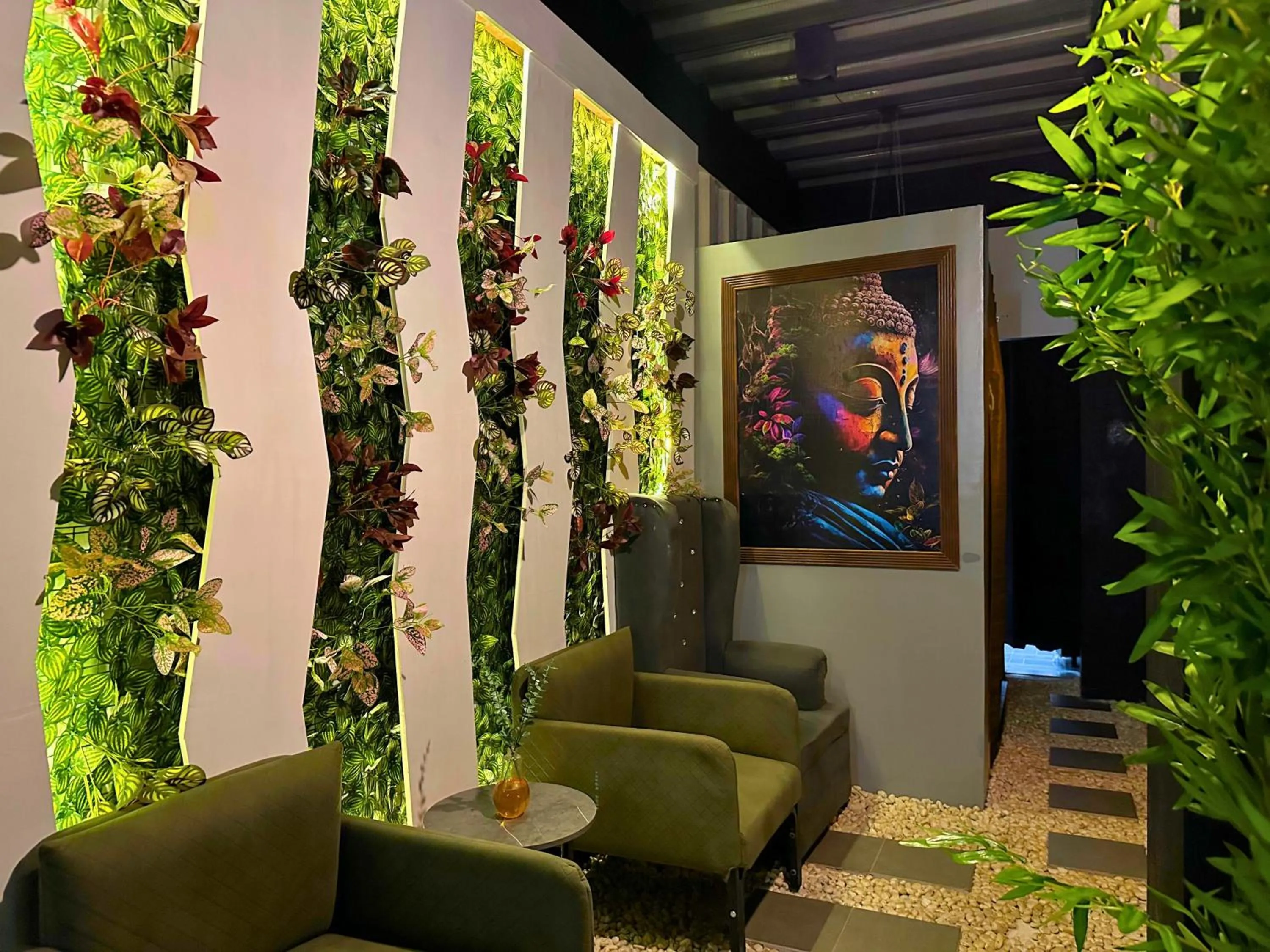 Spa and wellness centre/facilities in Containers by Eco Hotels