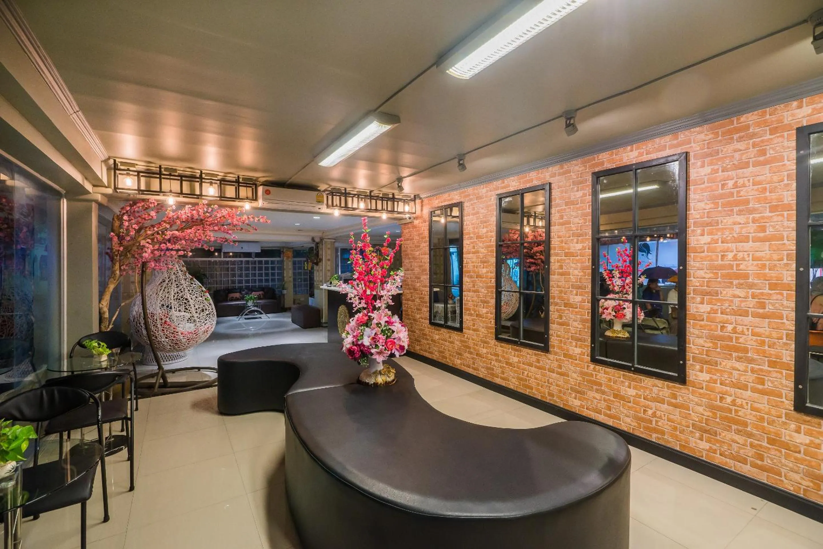 Lobby or reception in The Corner Ratchada