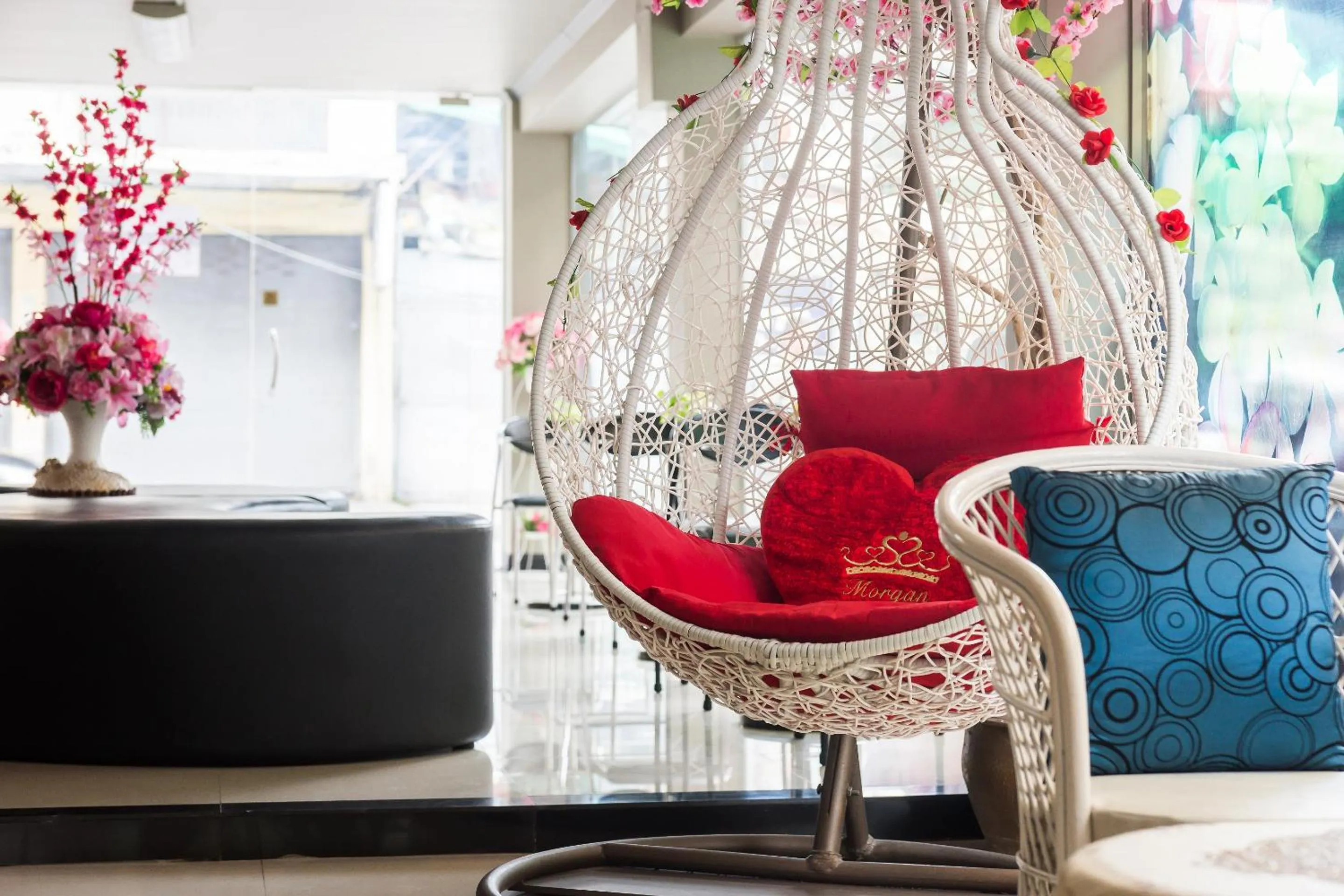 Area and facilities in The Corner Ratchada