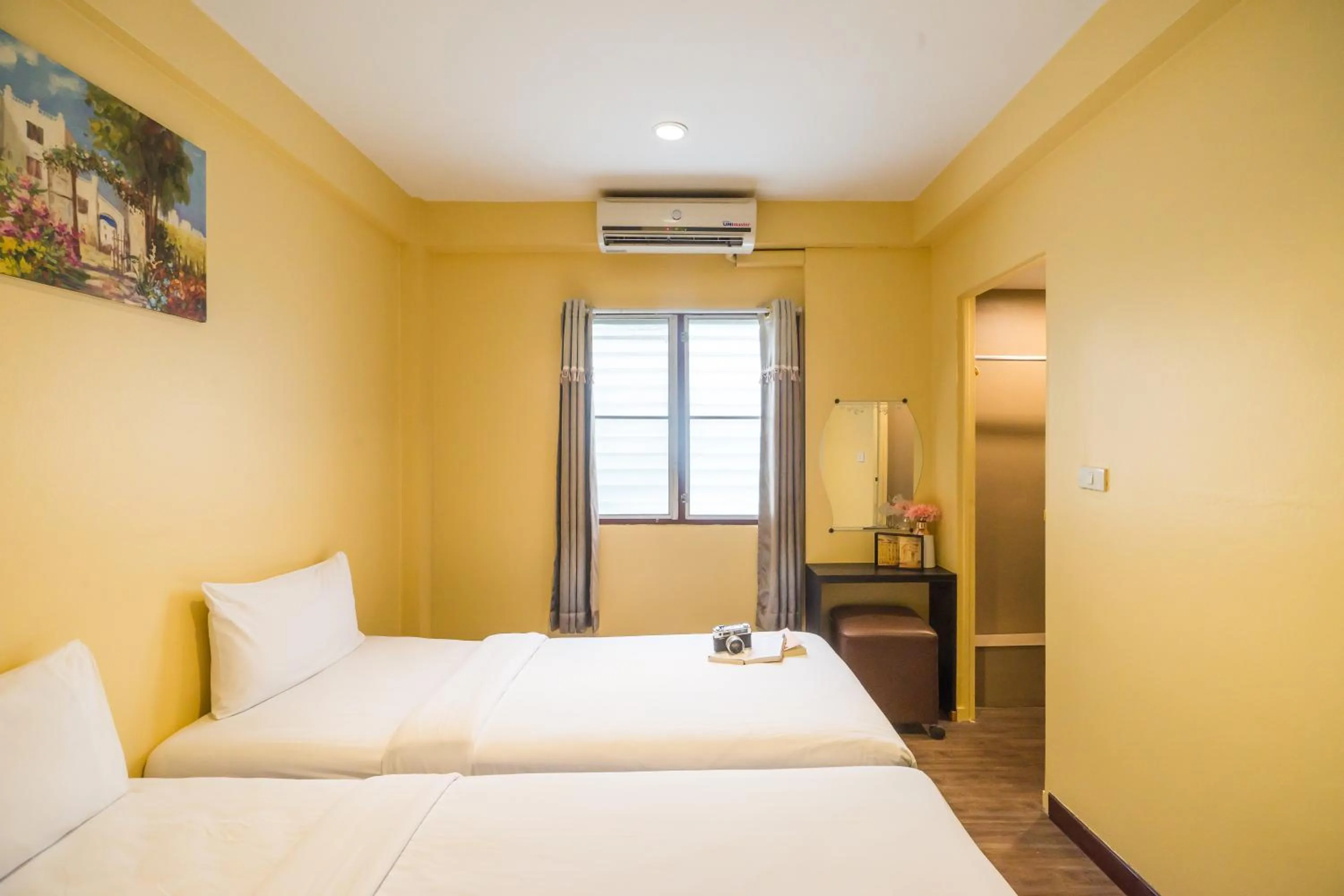 Bedroom, Bed in The Corner Ratchada