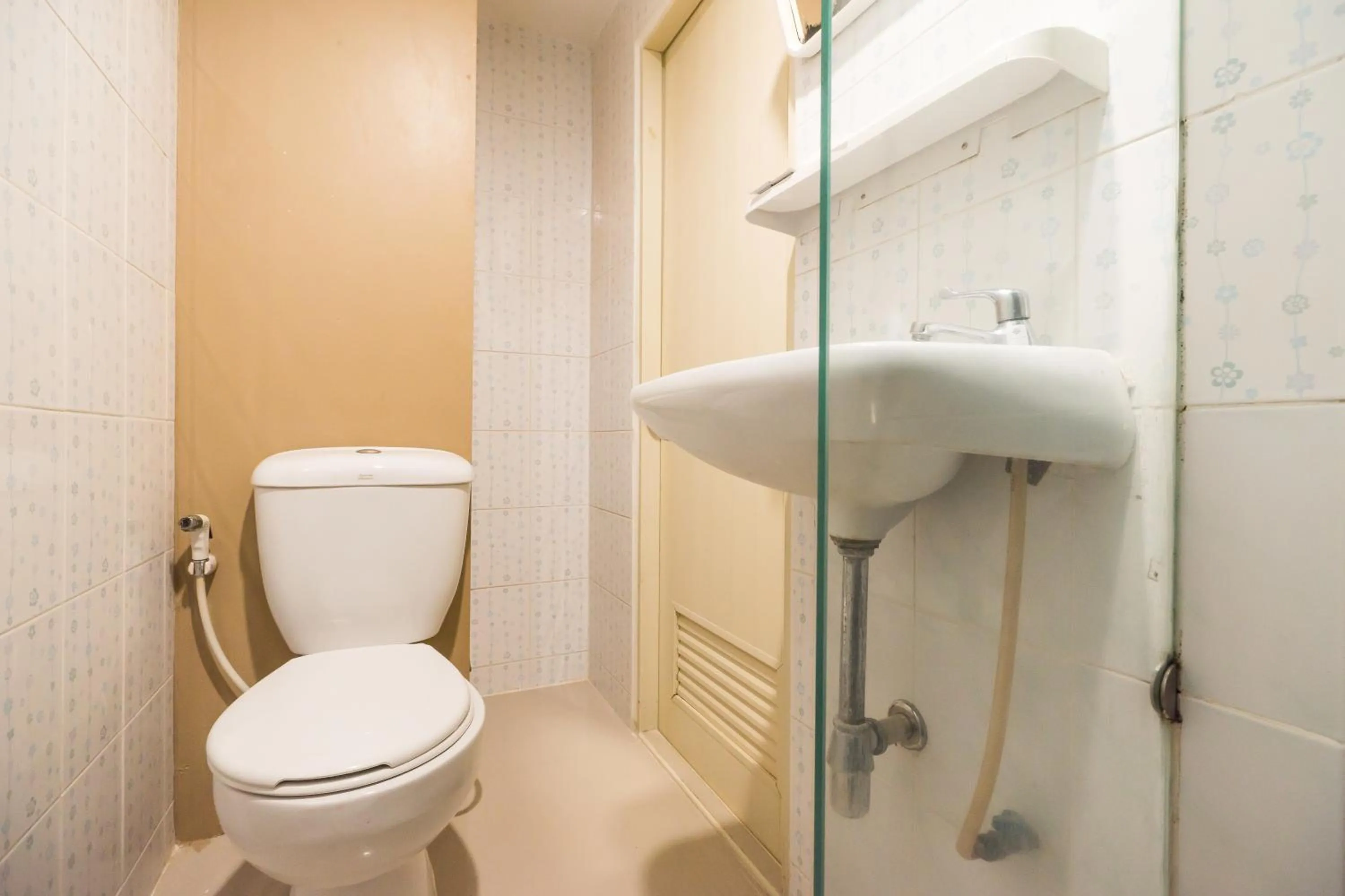 Bathroom in The Corner Ratchada