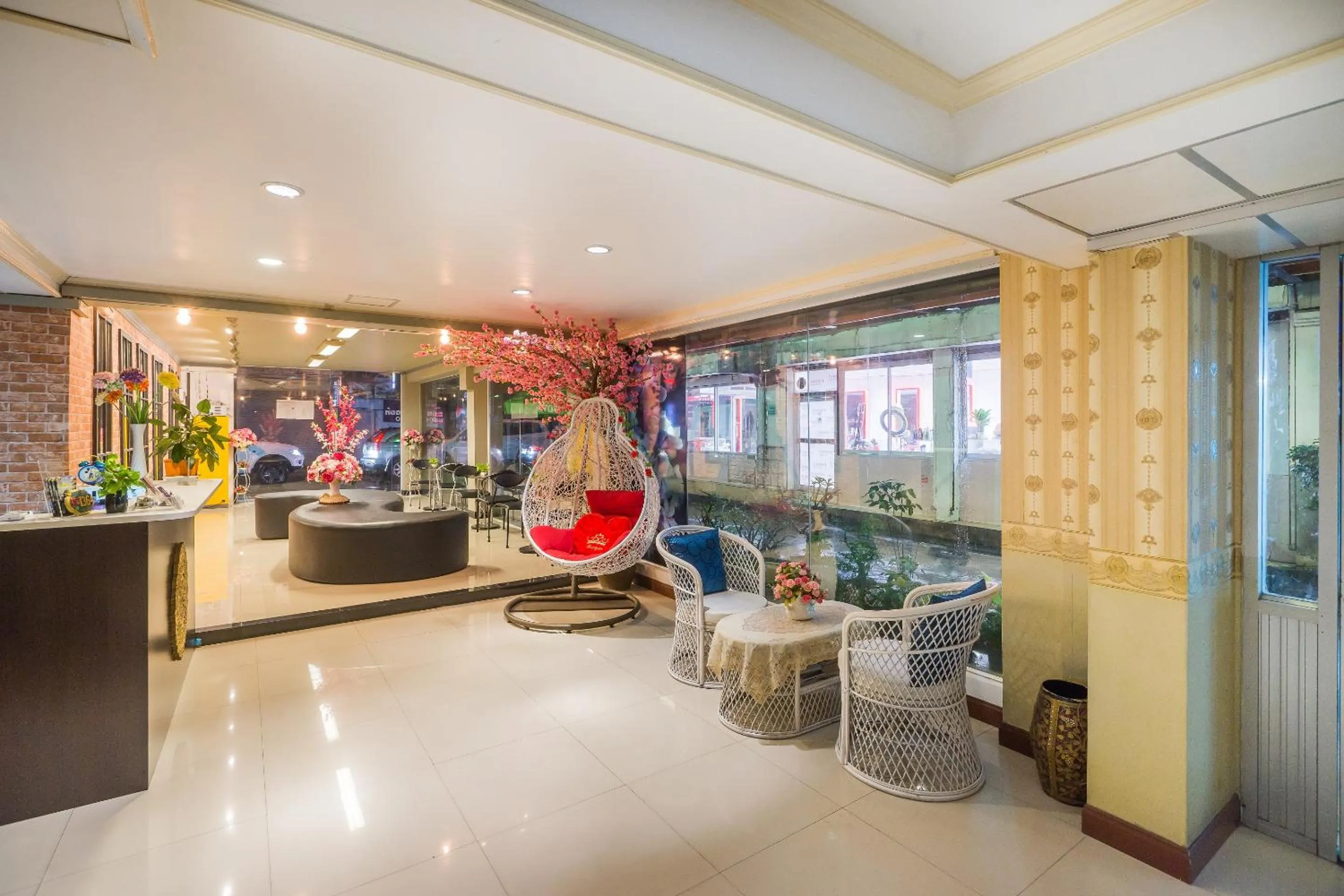 Facade/entrance in The Corner Ratchada