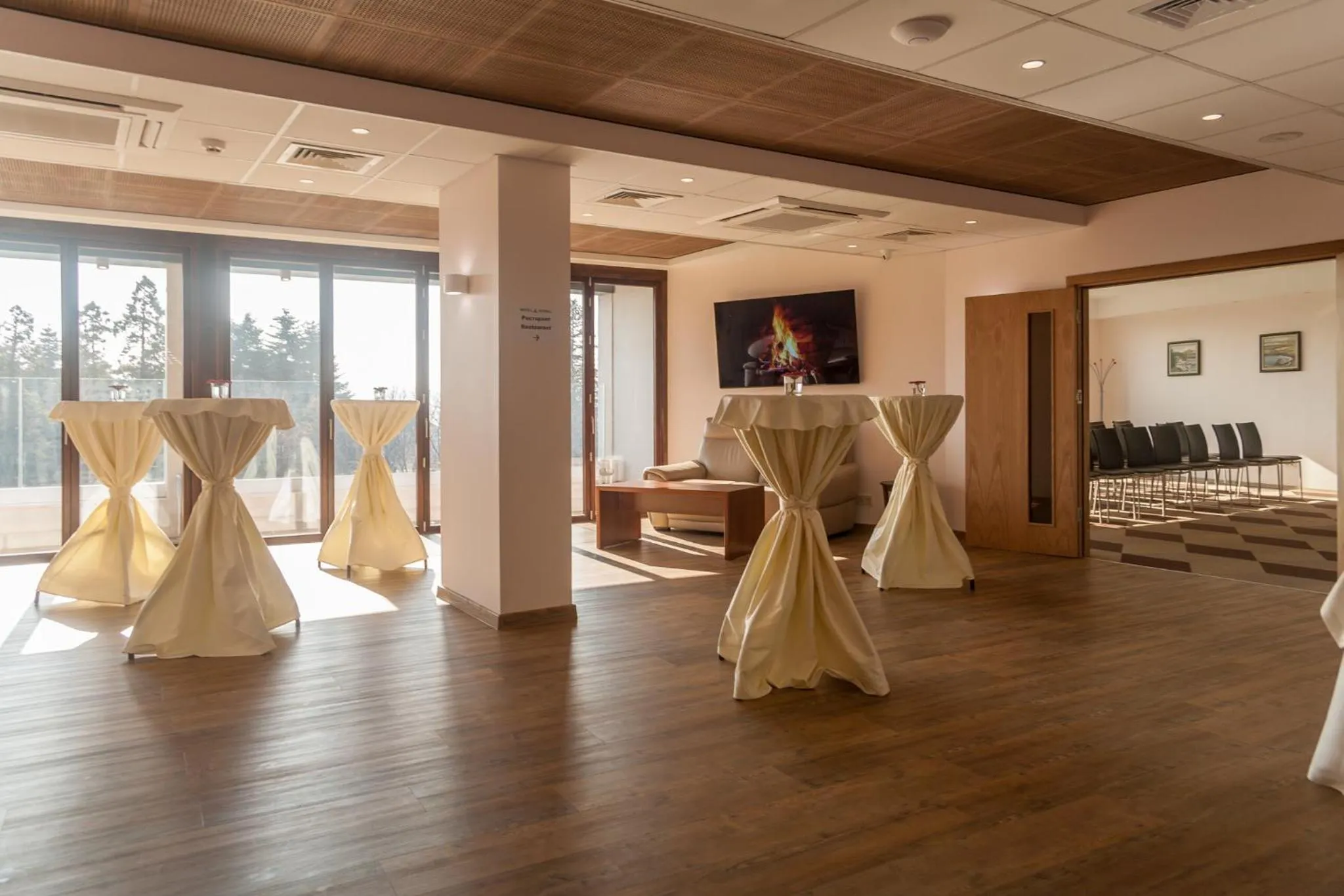 Lounge or bar in Amiral Hotel