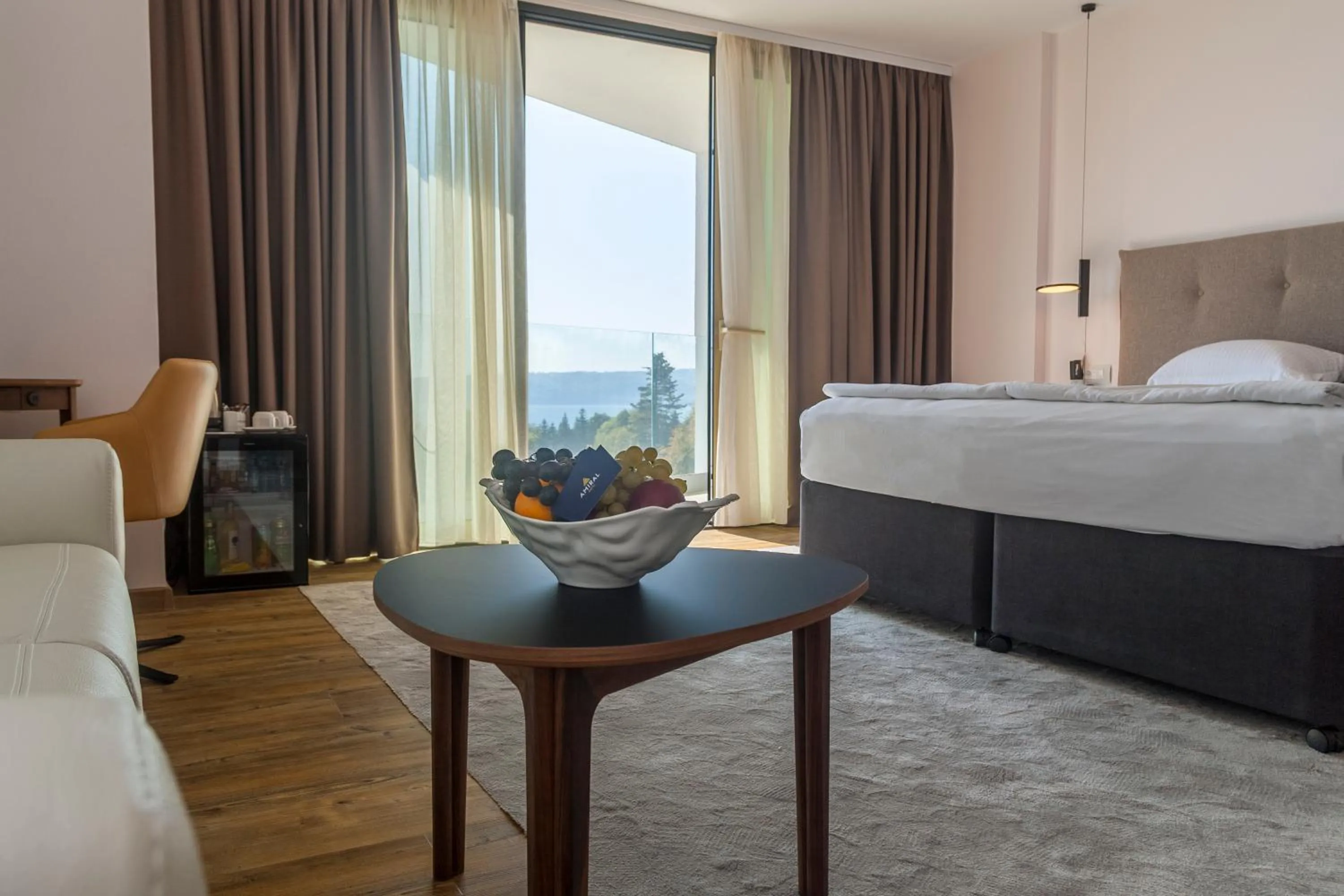 Photo of the whole room, Bed in Amiral Hotel