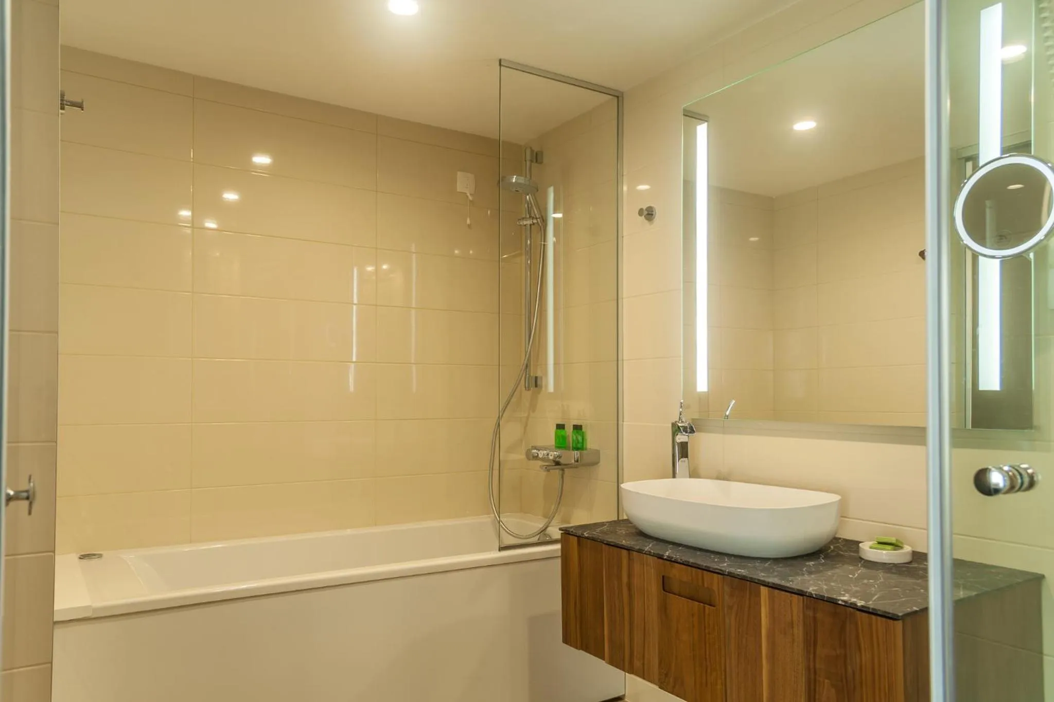 Hot Tub in Amiral Hotel