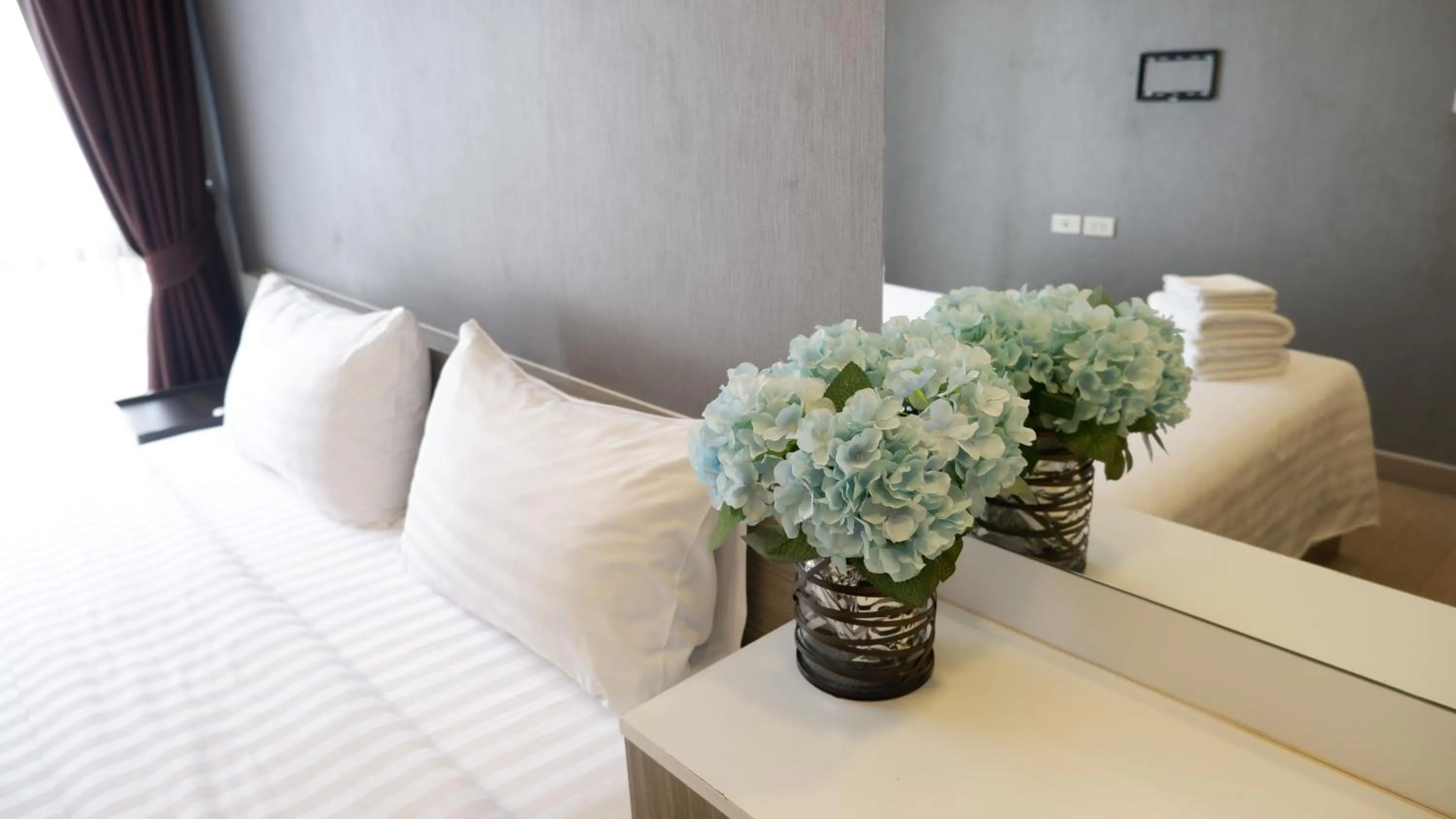 Bedroom, Bed in 18 Residence