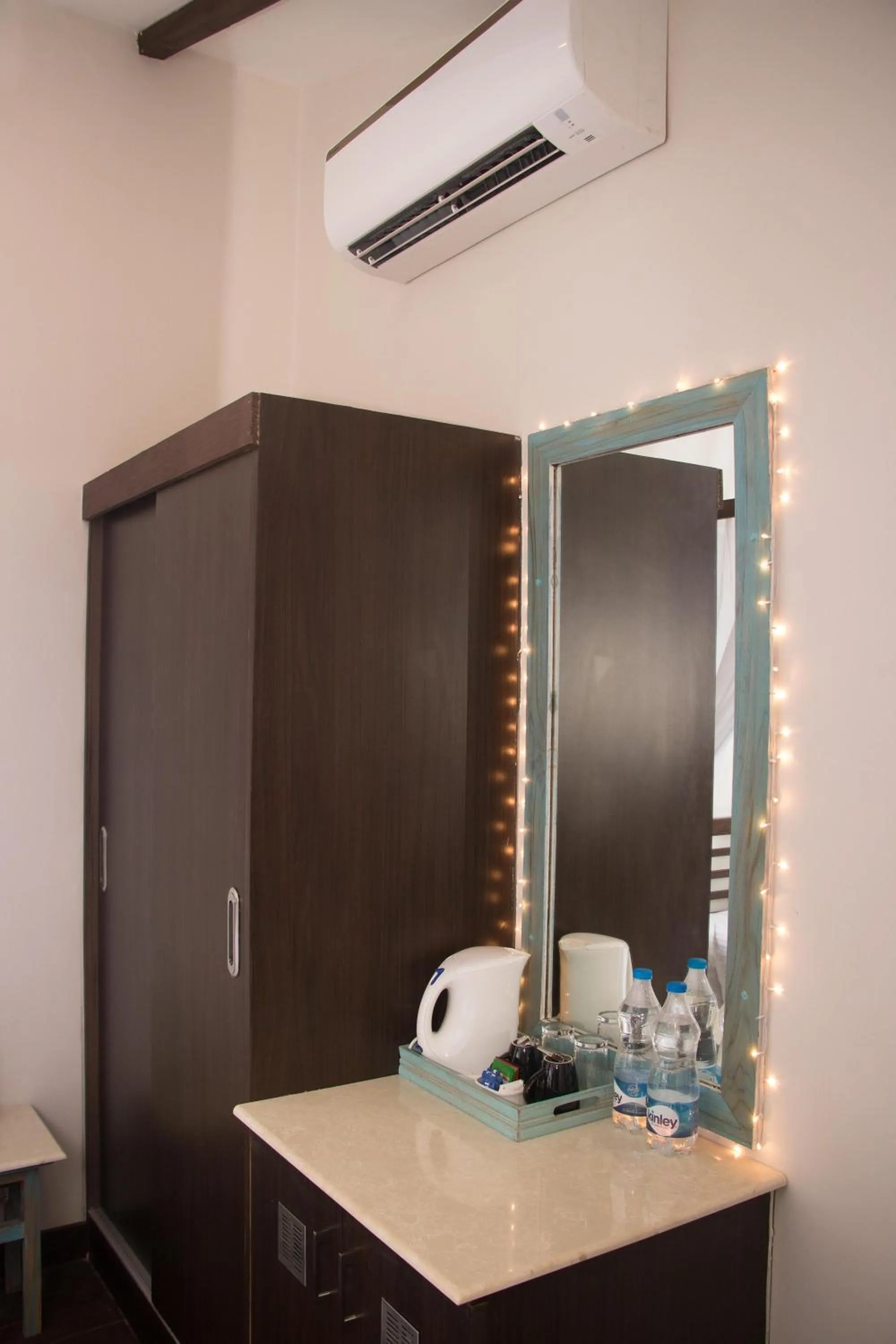 Area and facilities in SinQ Beach Morjim