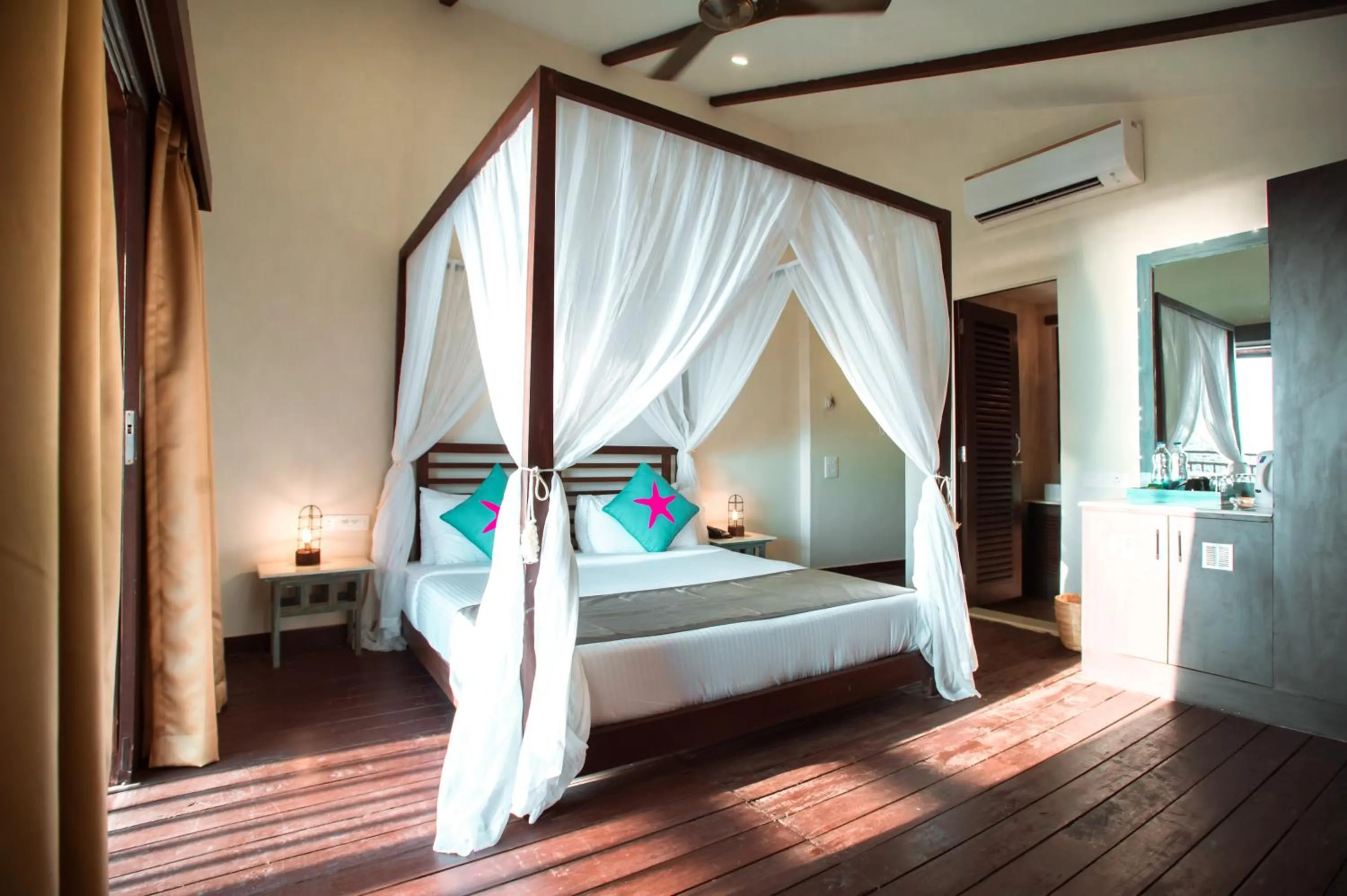 Bed in SinQ Beach Morjim