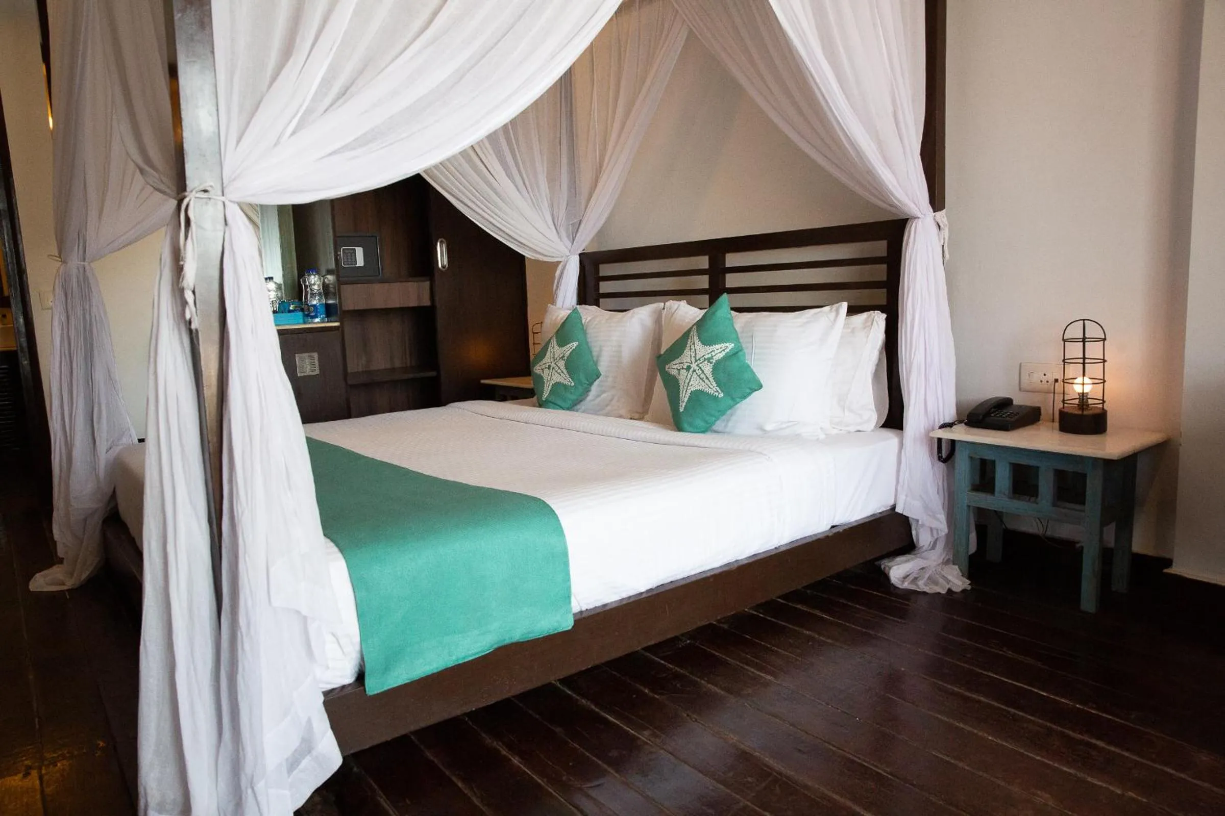 Bed in SinQ Beach Morjim