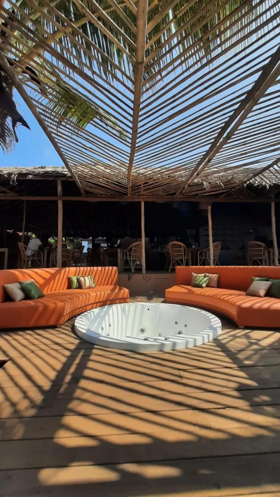 Restaurant/places to eat in SinQ Beach Morjim