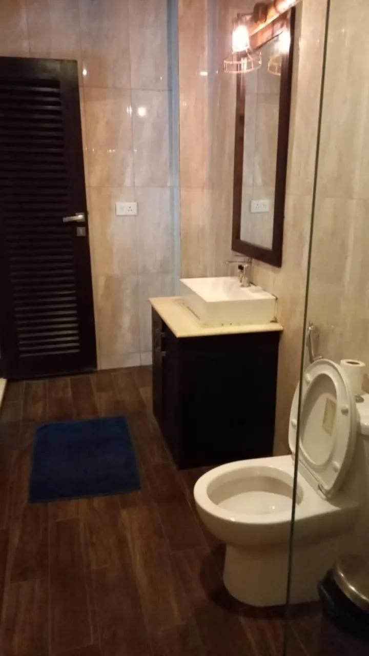 Bathroom in SinQ Beach Morjim