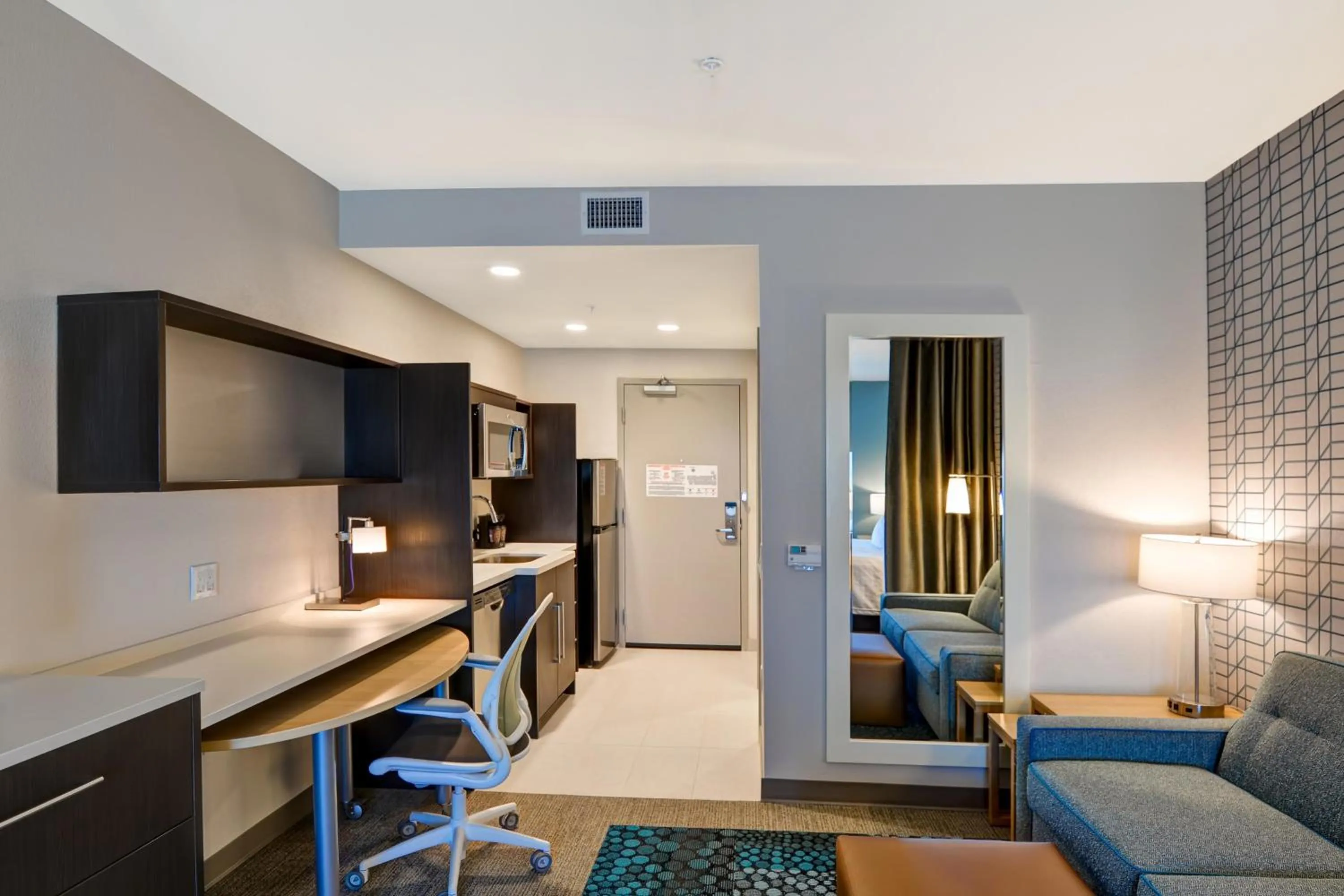 Bedroom in Home2 Suites By Hilton Palmdale