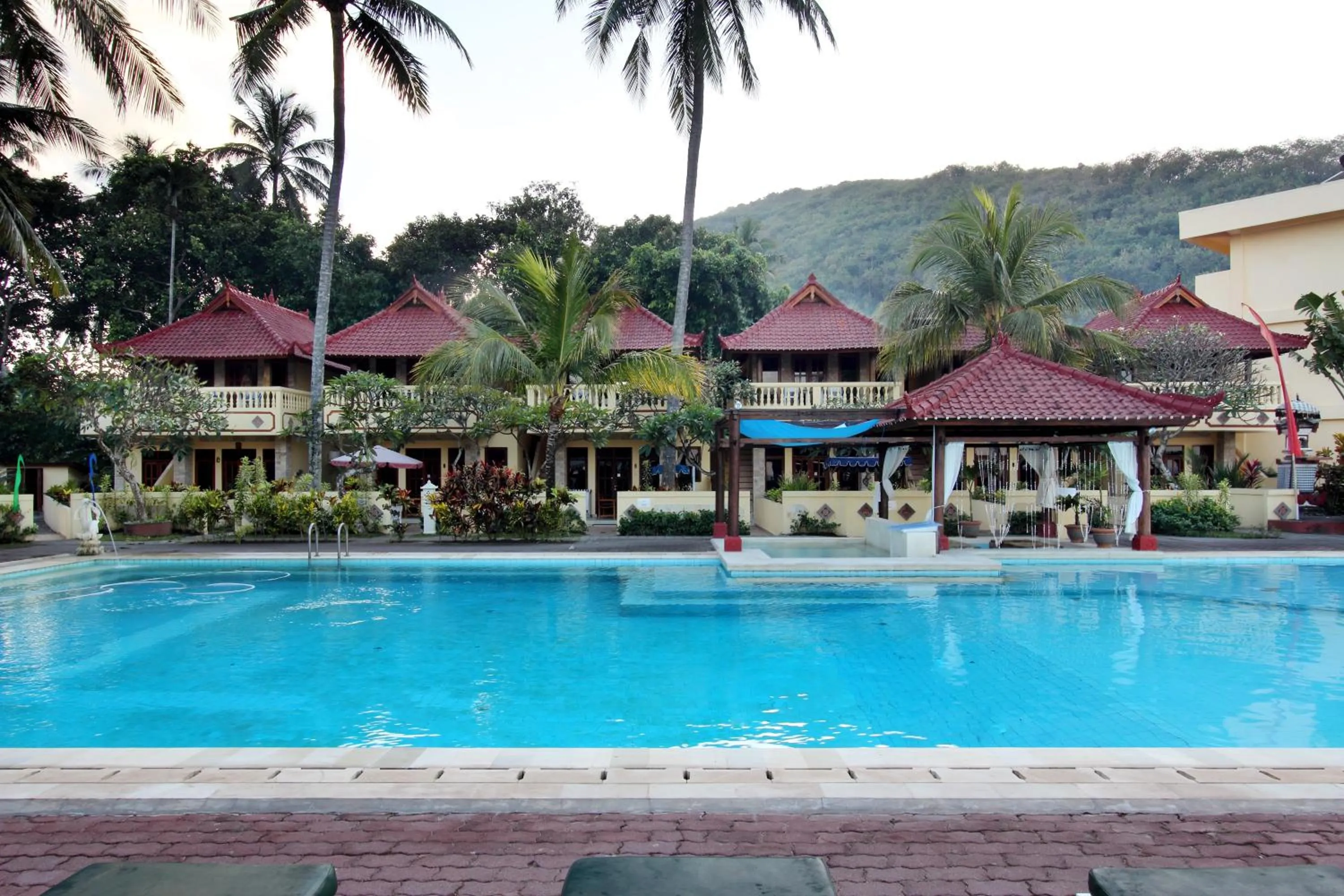 Swimming pool in Bali Palms Resort