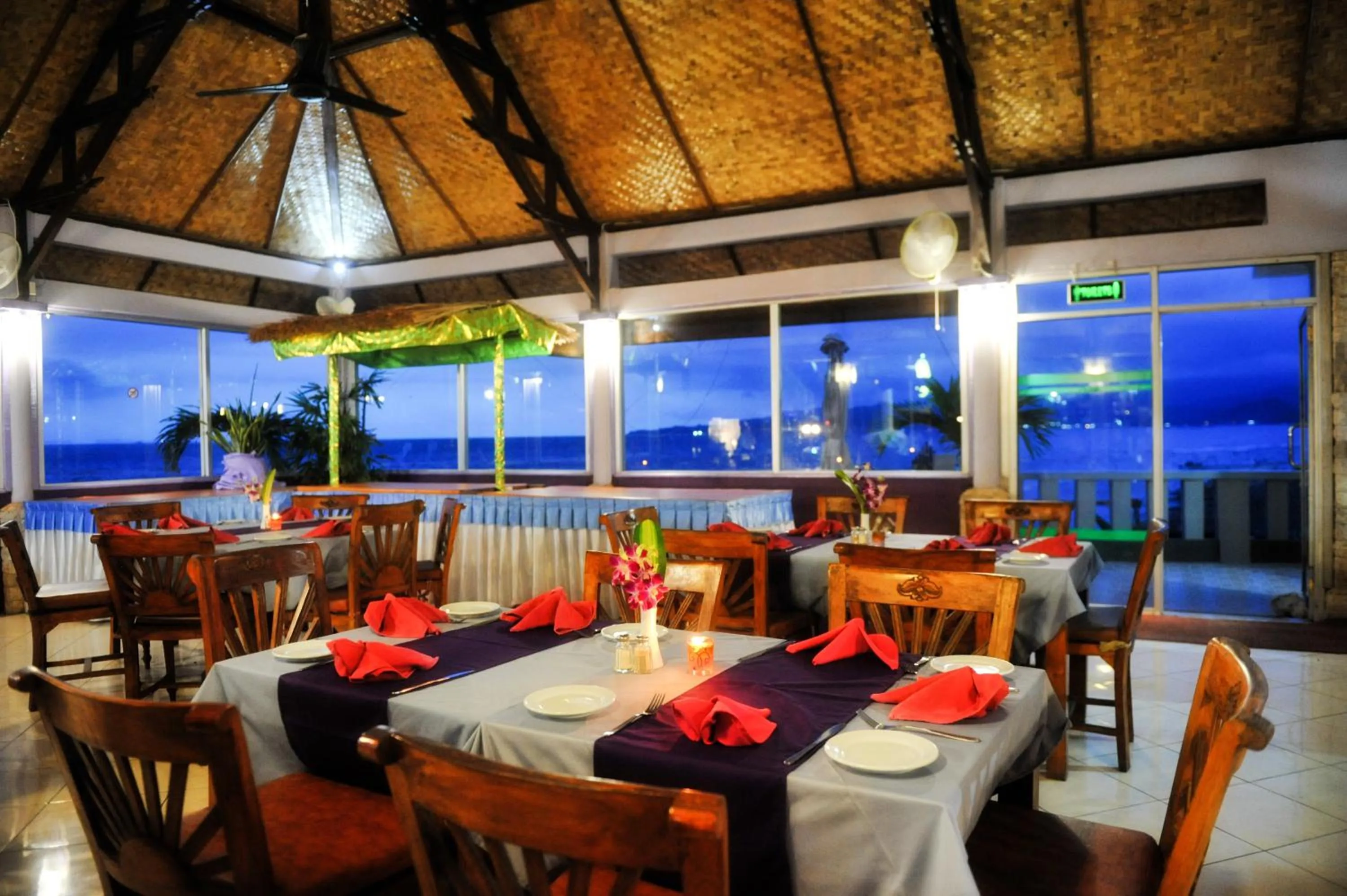 Restaurant/places to eat in Bali Palms Resort