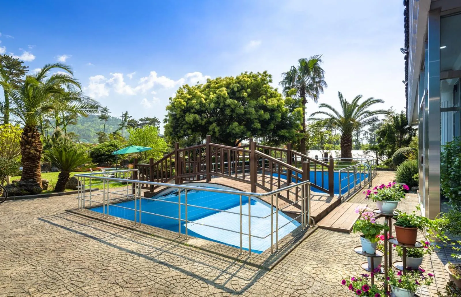 Swimming Pool in New Ocean Resort