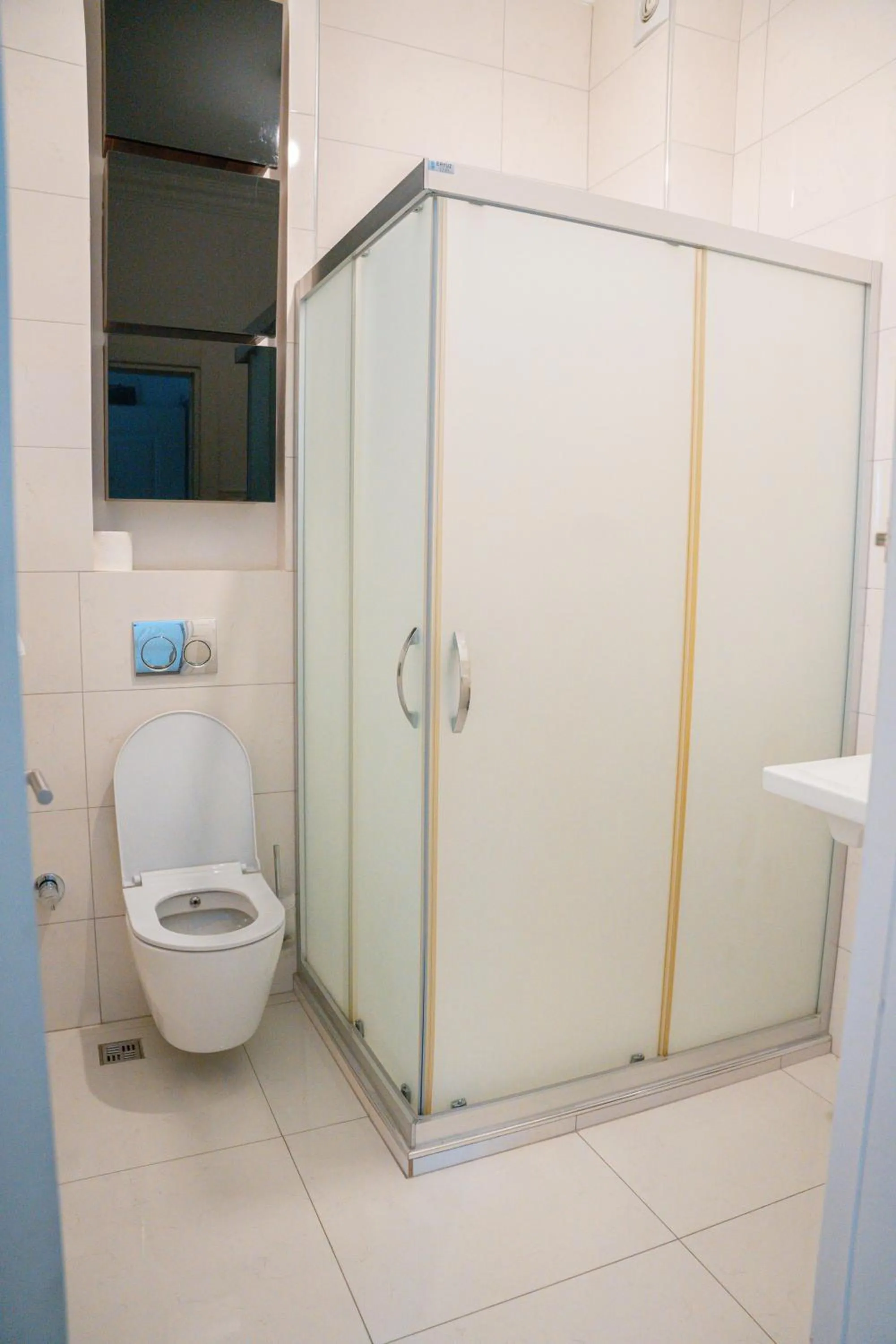 Shower in Pearl Hotel İstanbul