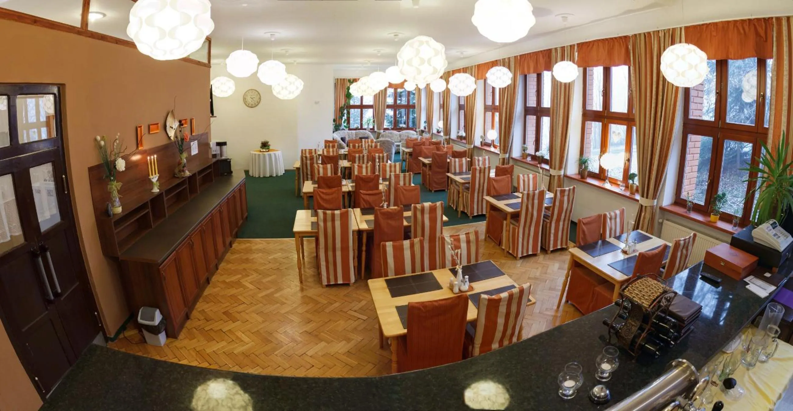 Restaurant/places to eat in Miramonti Apartmány