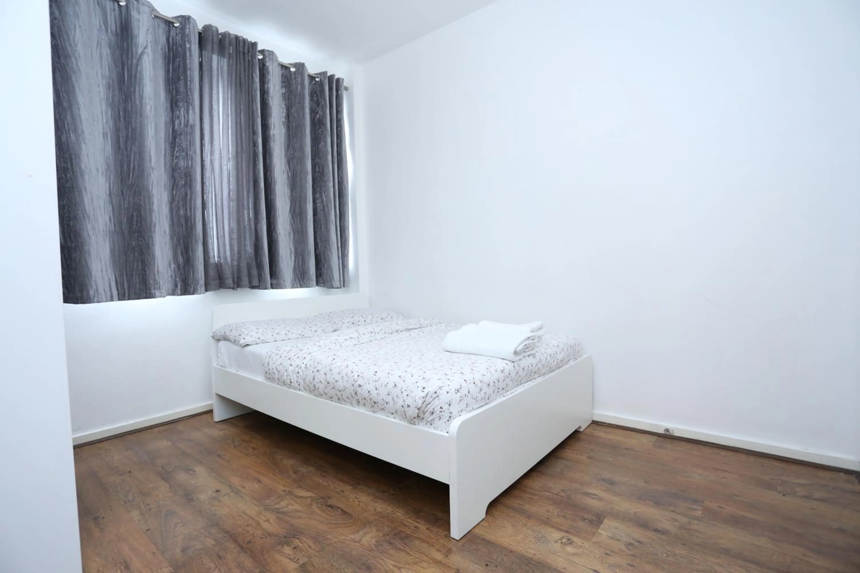 Bedroom, Bed in Gorgeous 2 bedroom 2 bathroom Woolwich