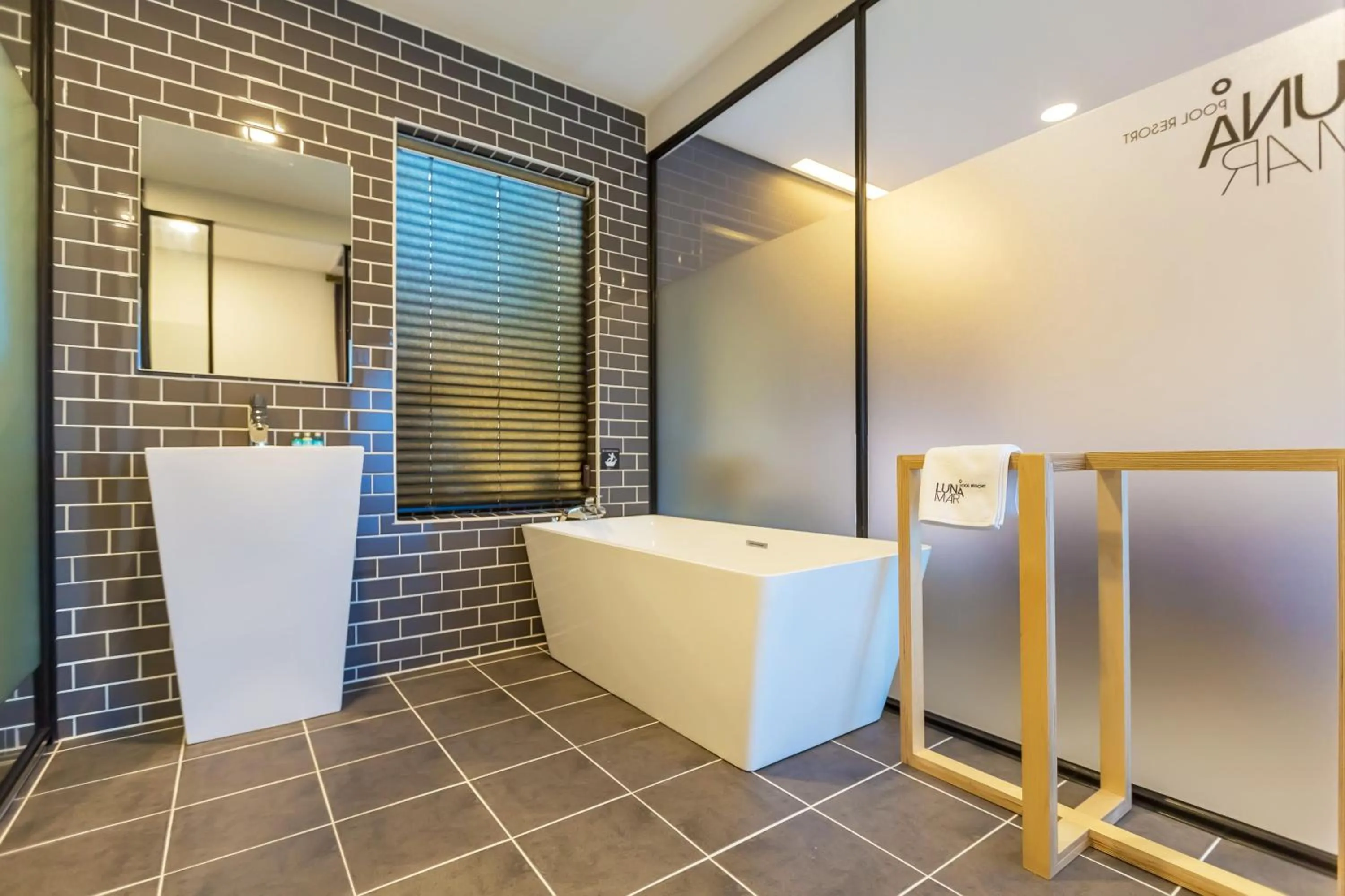 Bathroom in Lunamar Pension