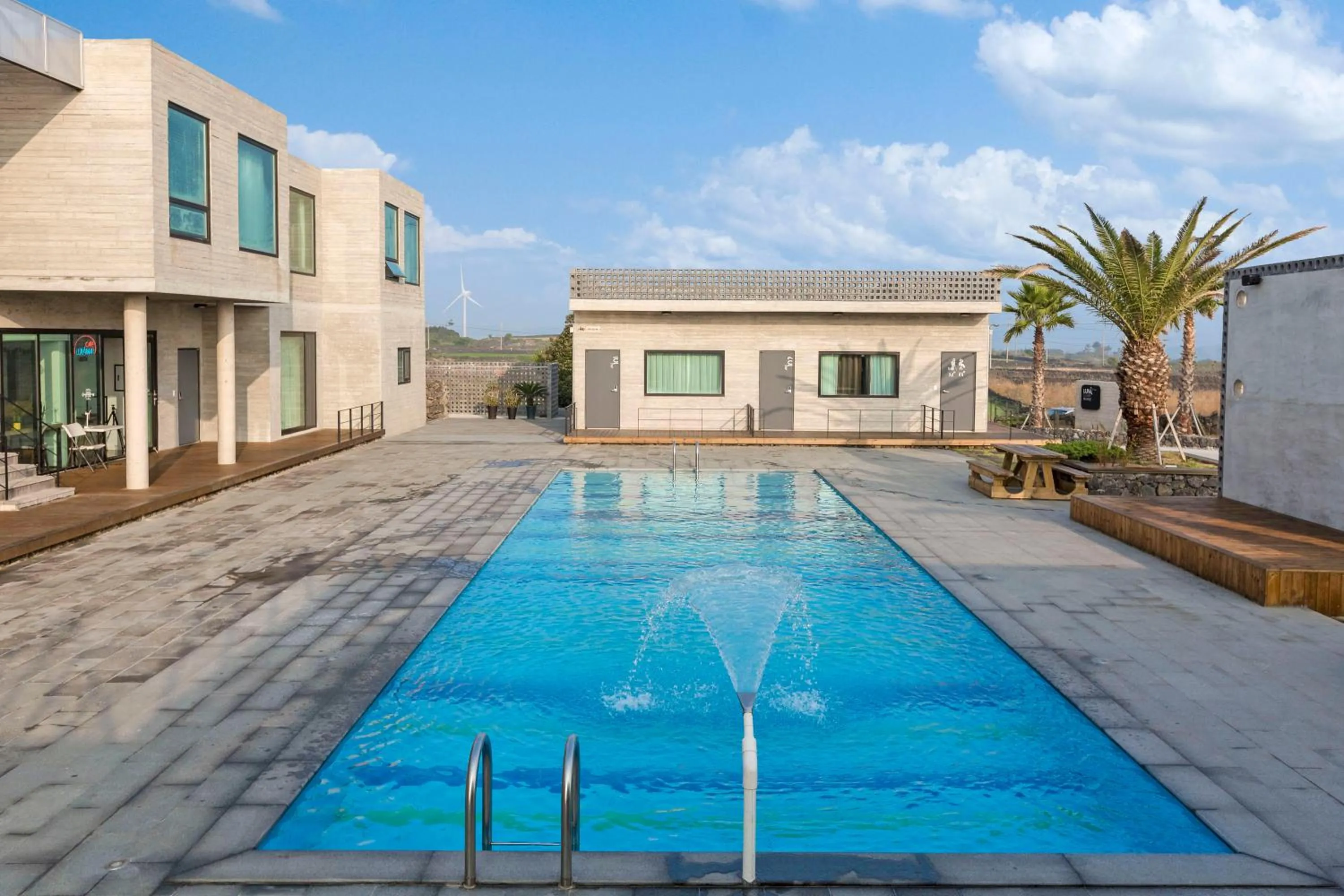 Property building in Lunamar Pension