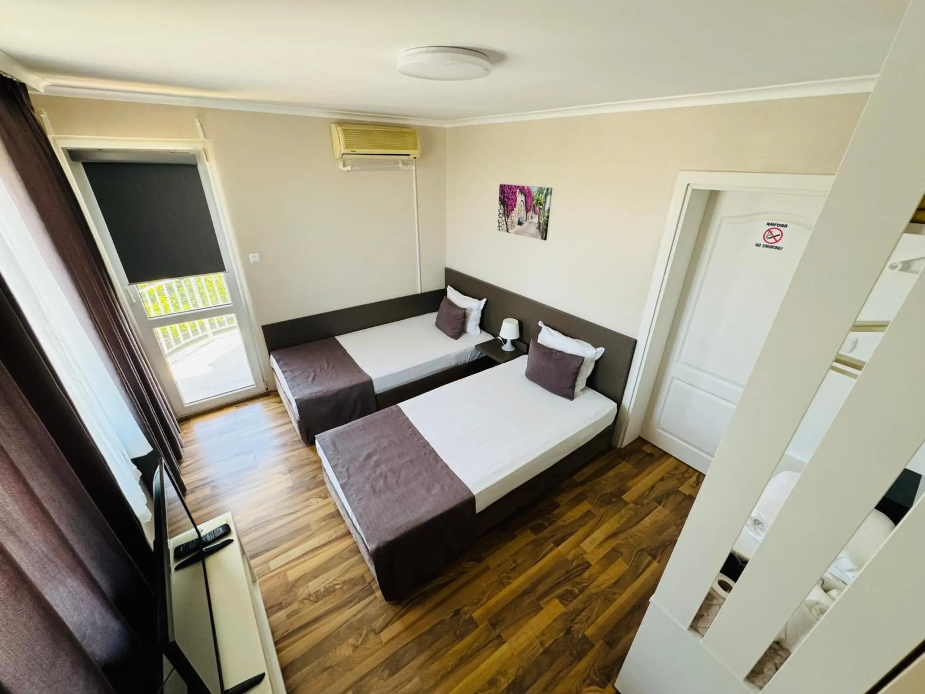 Double or Twin Room with Balcony and Sea View - single occupancy in Hotel Amfora Double or Twin Room with Balcony and Sea View - single occupancy in Hotel Amfora