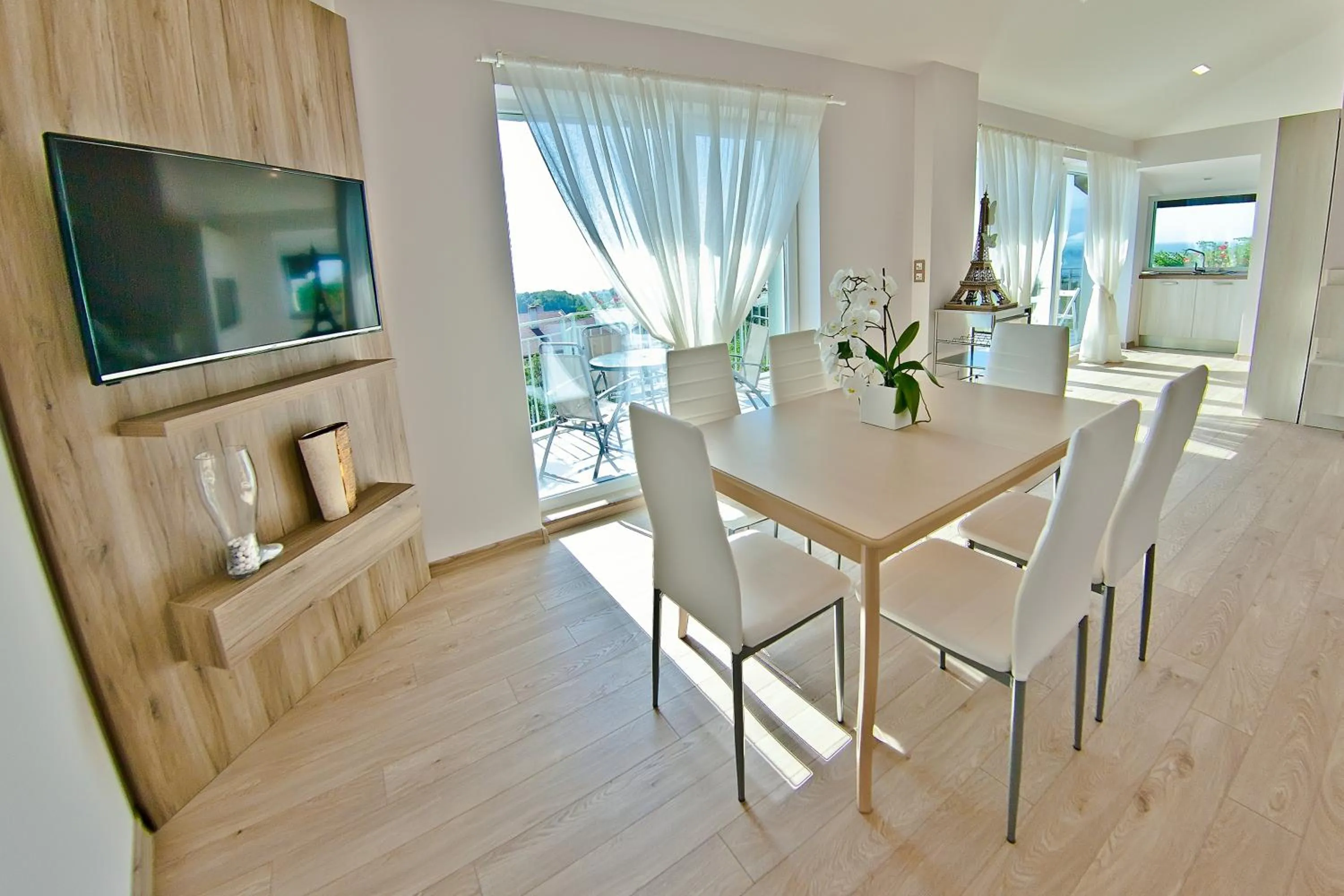 TV and multimedia in Hotel Amfora