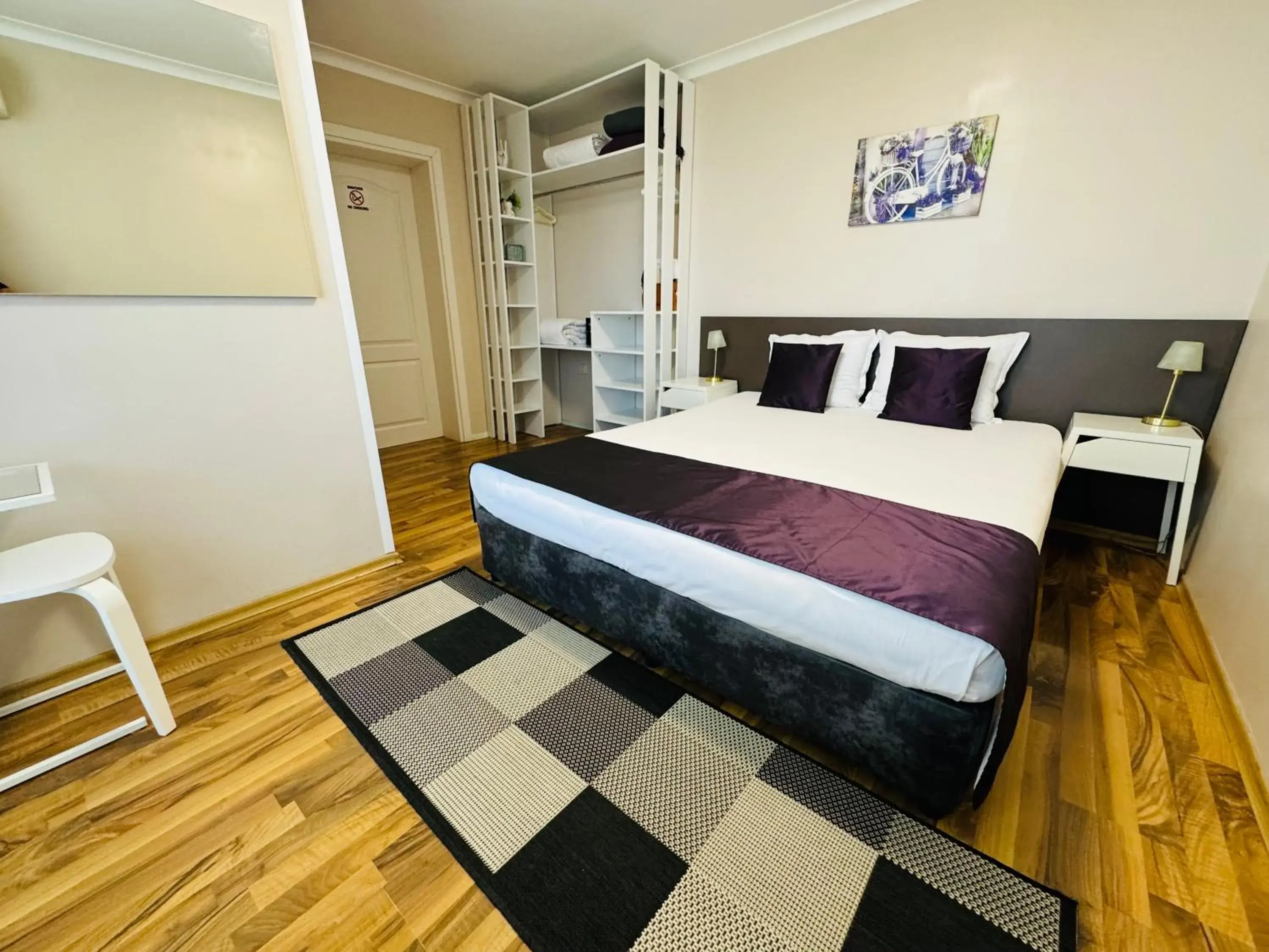 Budget Double Room in Hotel Amfora Budget Double Room in Hotel Amfora