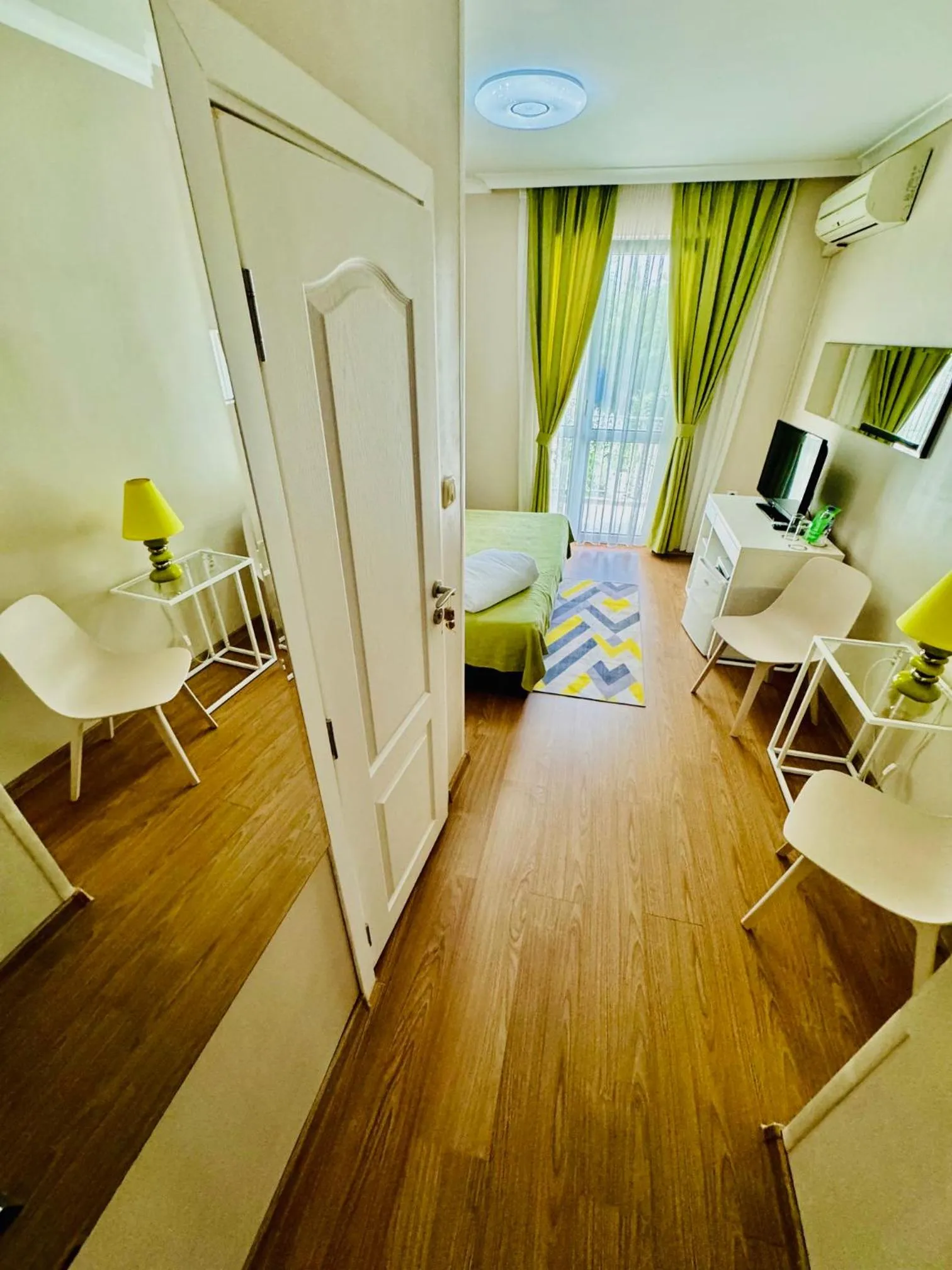 TV and multimedia in Hotel Amfora