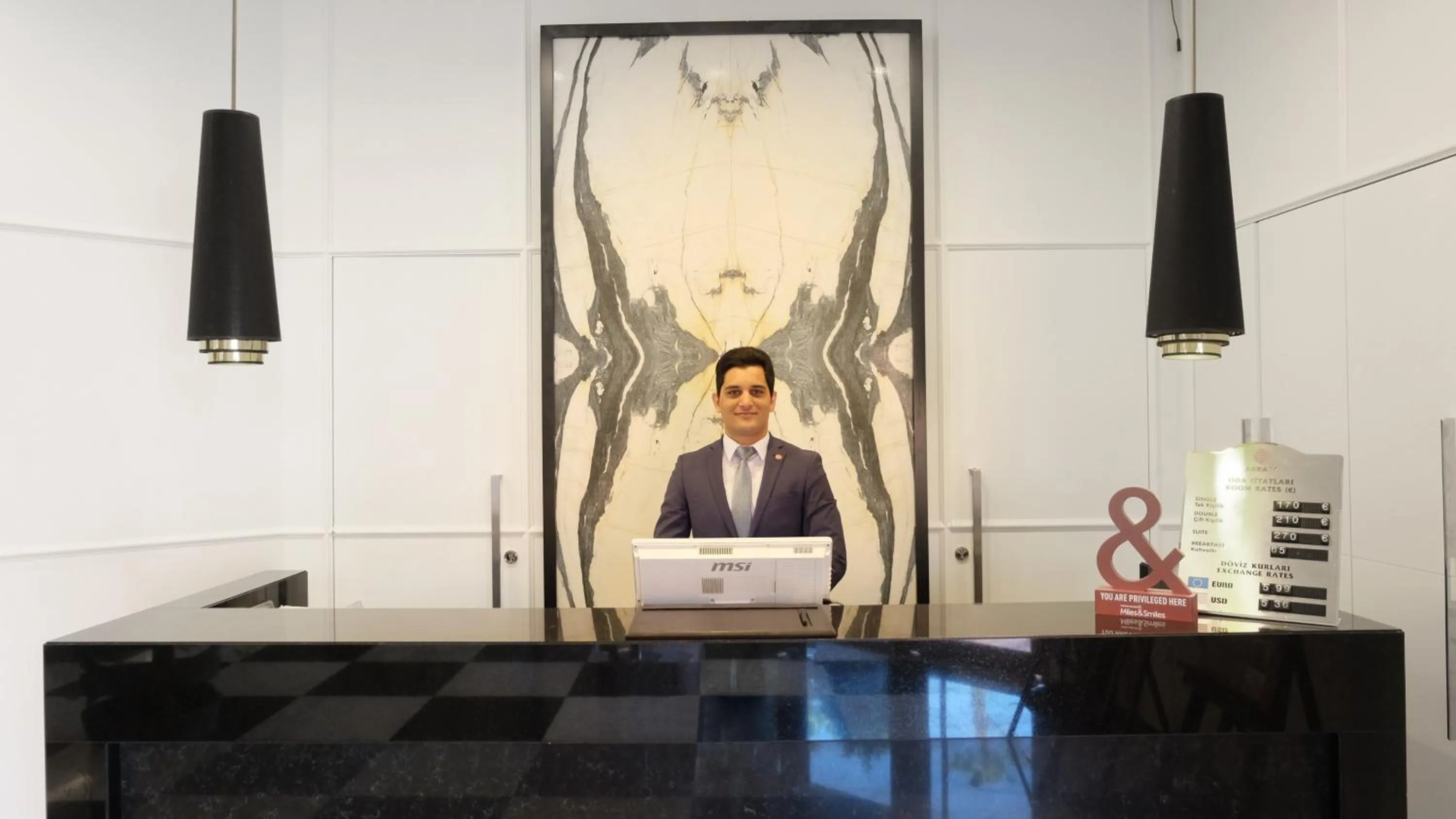 Staff in Akra V - Access to Akra Antalya