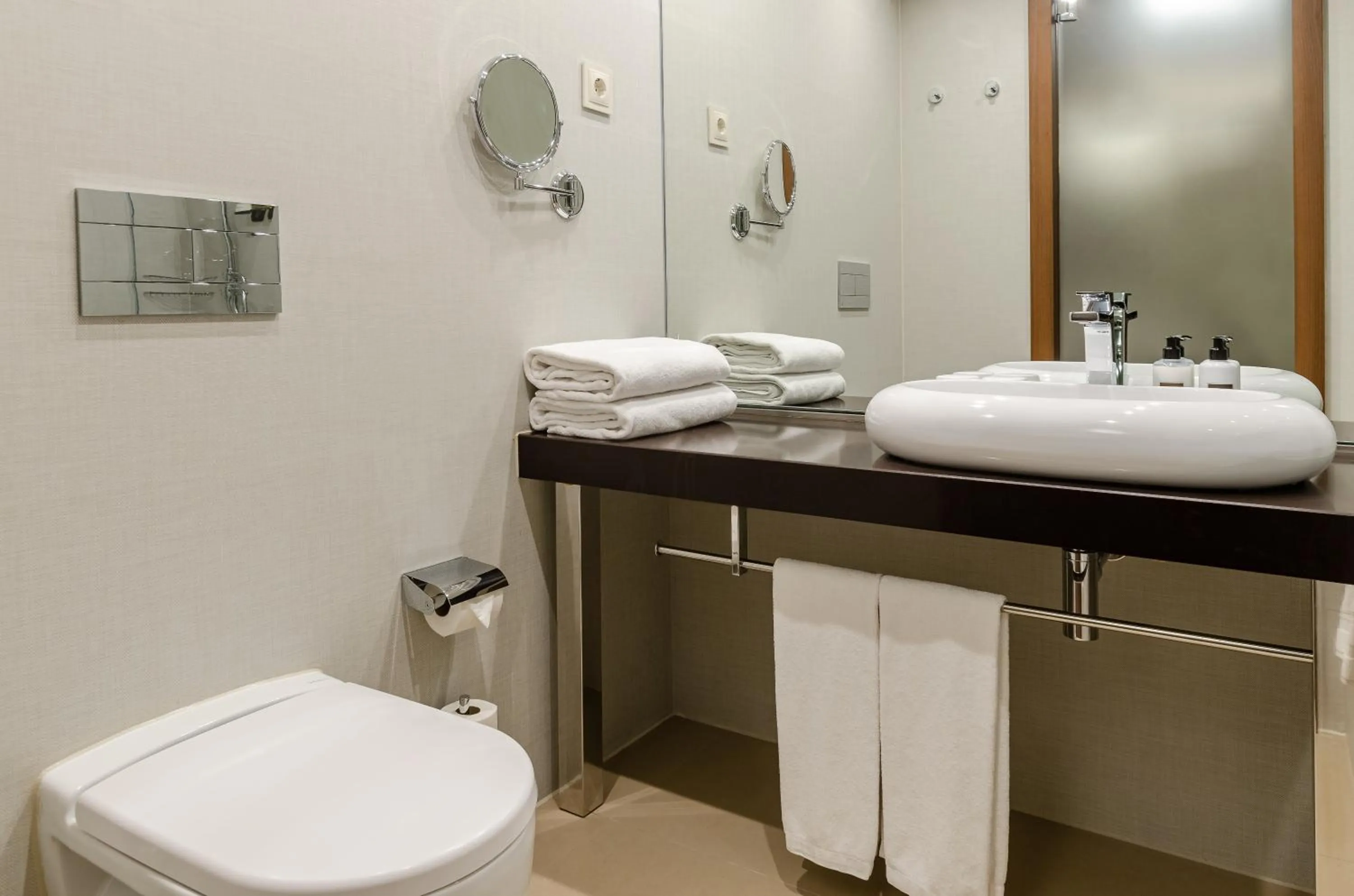 Toilet in TURIM Av. Liberdade Hotel