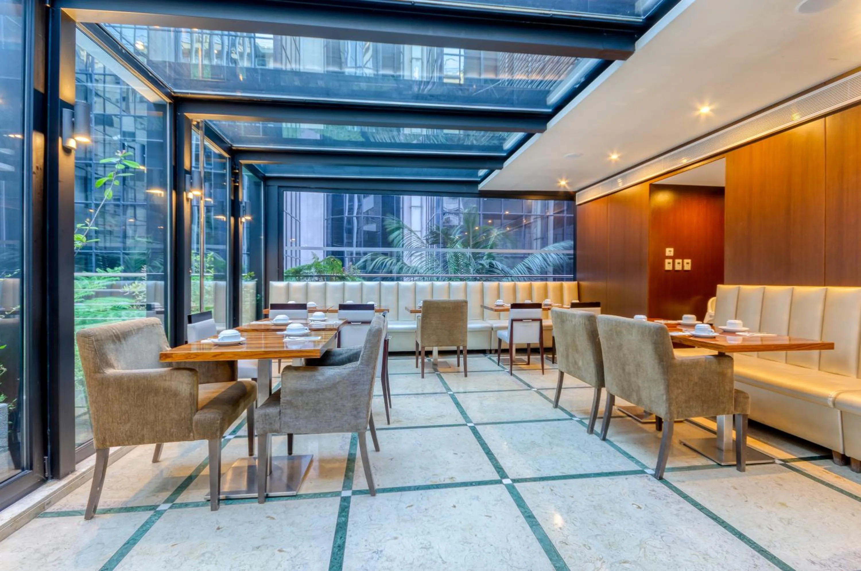 Restaurant/places to eat in TURIM Av. Liberdade Hotel