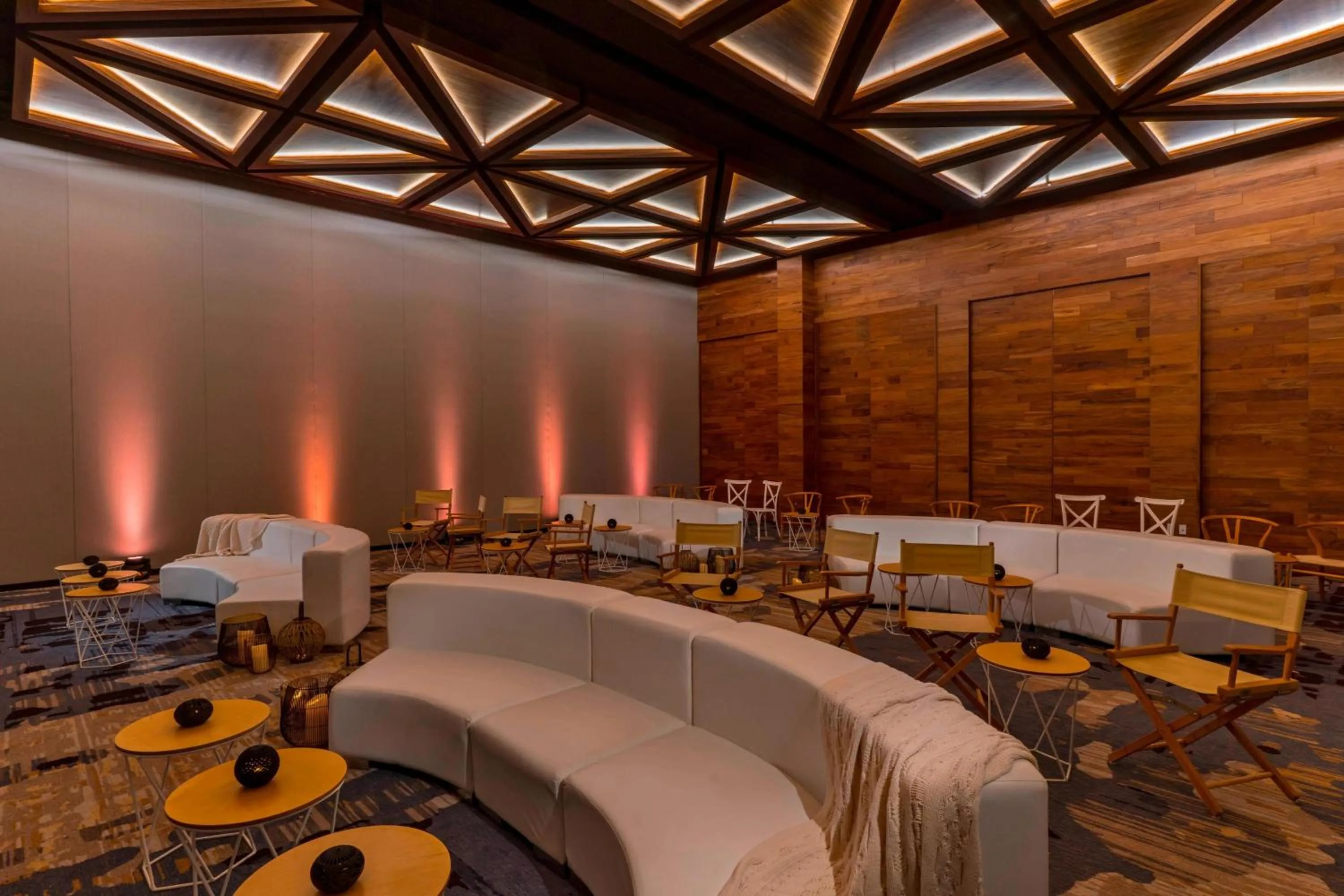 Lounge or bar in Solaz, a Luxury Collection Resort, Los Cabos