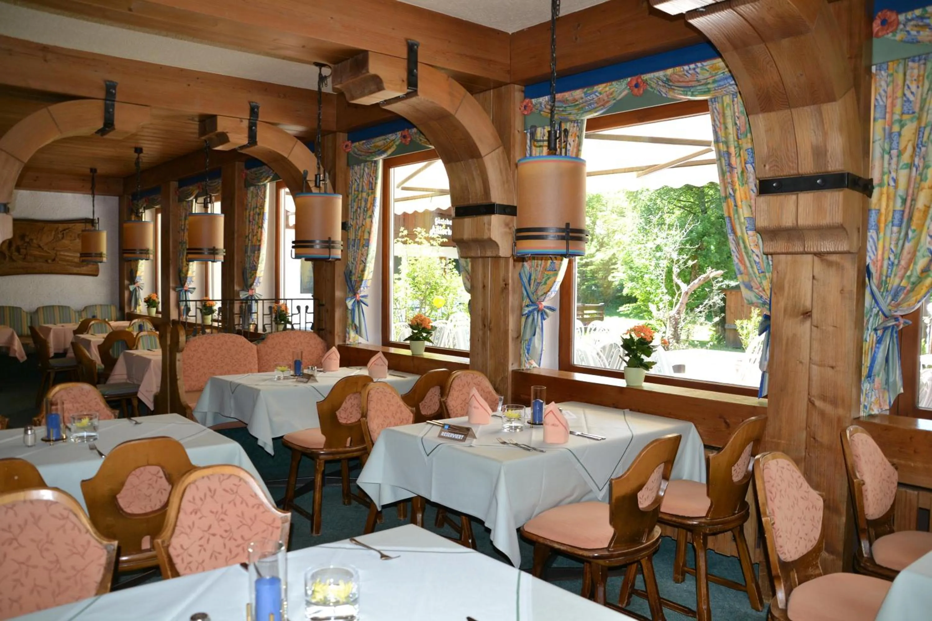 Restaurant/places to eat in Hotel Gasthof Adler