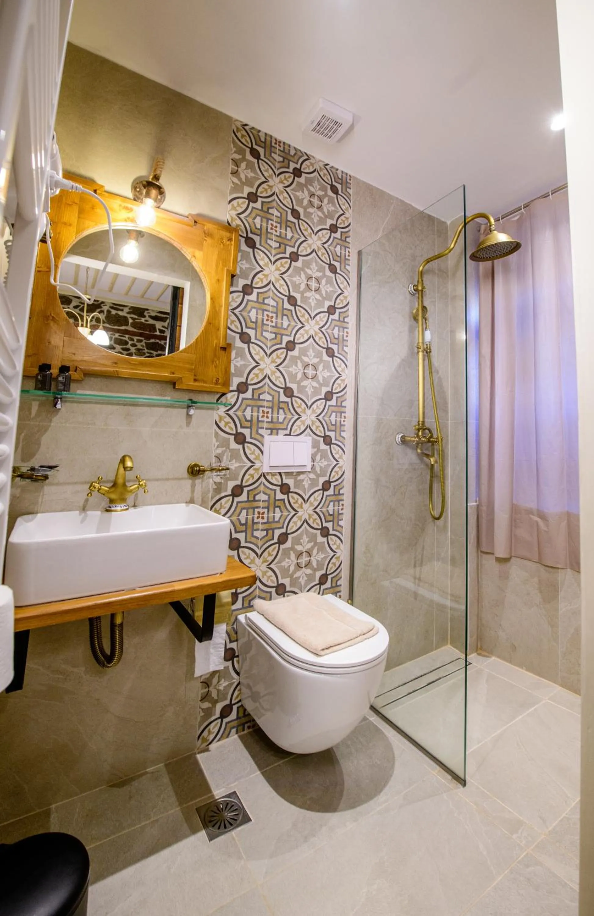 Toilet in Agios Germanos