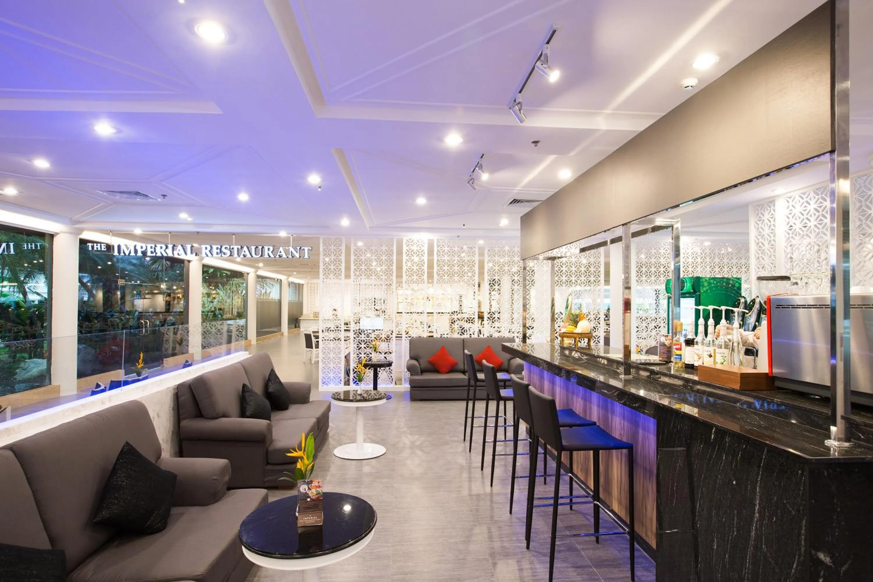 Restaurant/places to eat in The Imperial Hotel & Convention Centre Phitsanulok