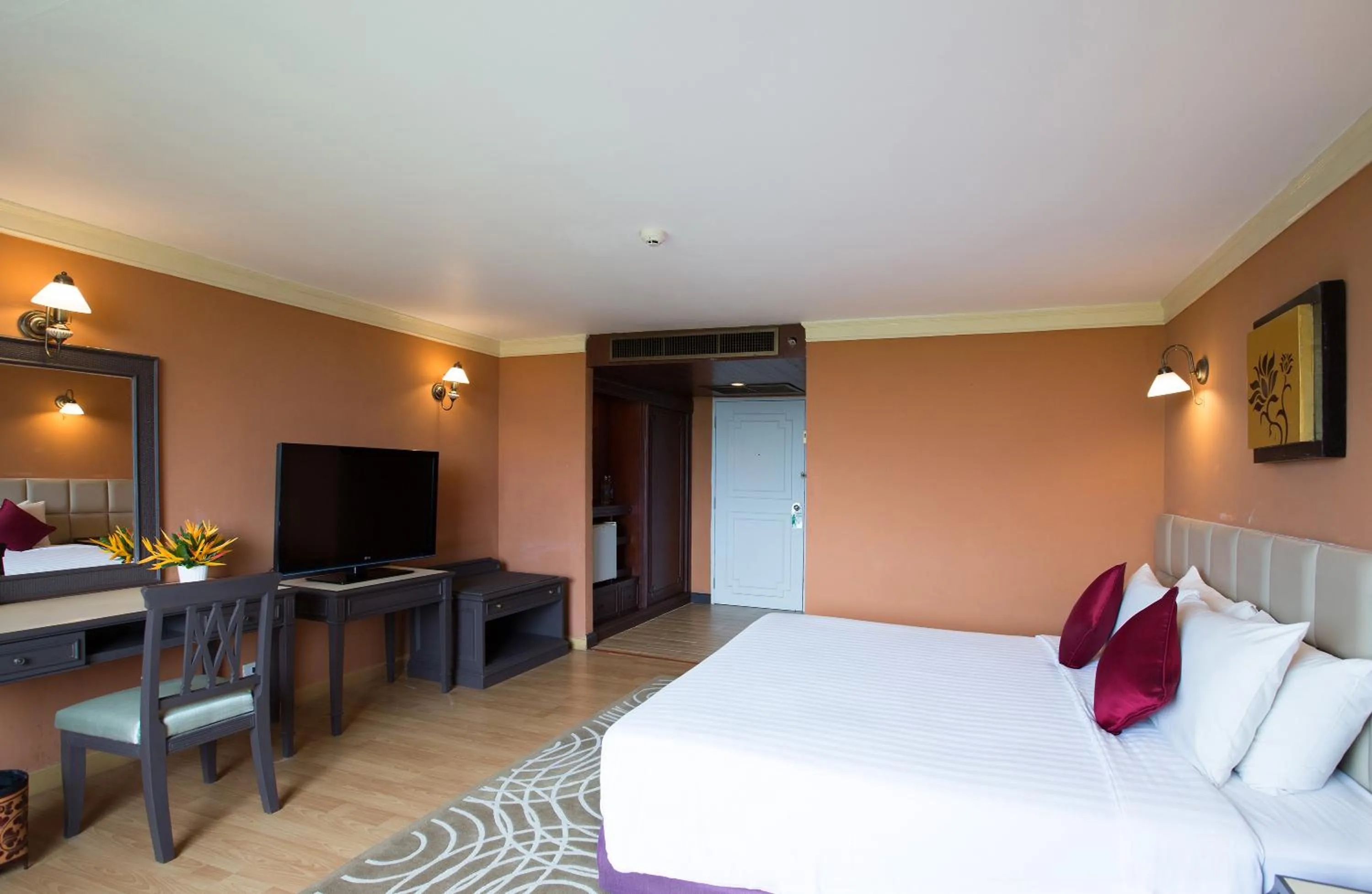 TV and multimedia, Bed in The Imperial Hotel & Convention Centre Phitsanulok