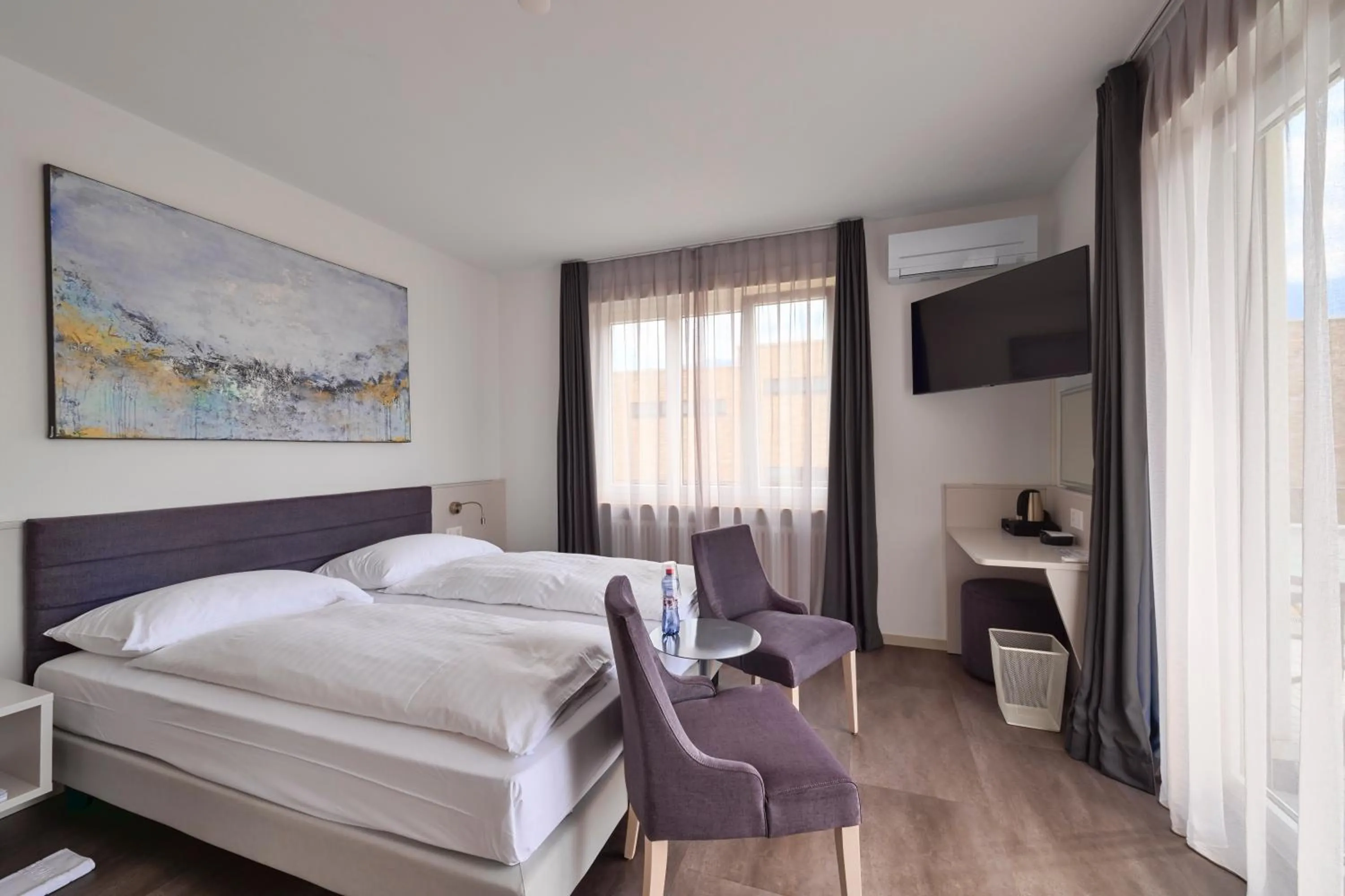air conditioner, Bed in Hotel Luna Garni