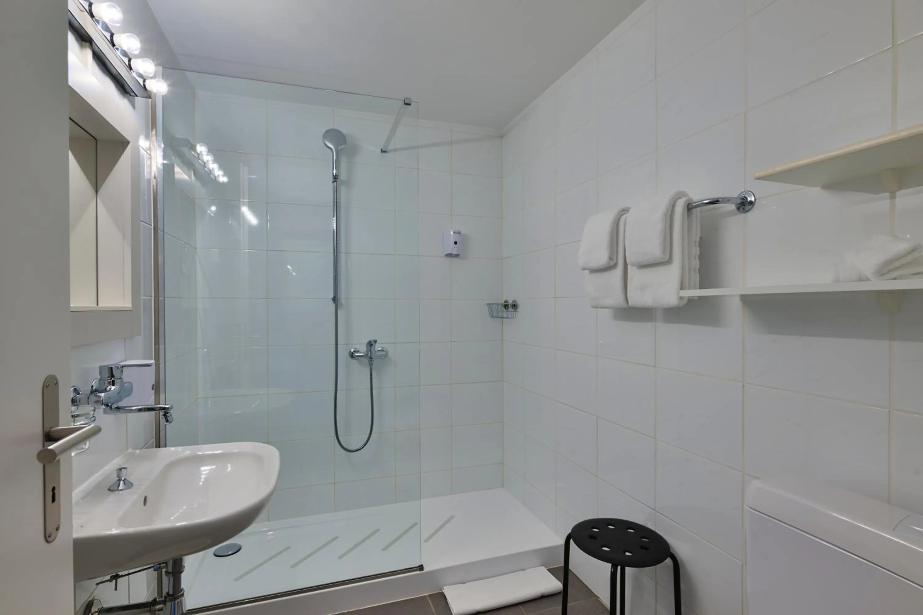 Shower in Hotel Luna Garni