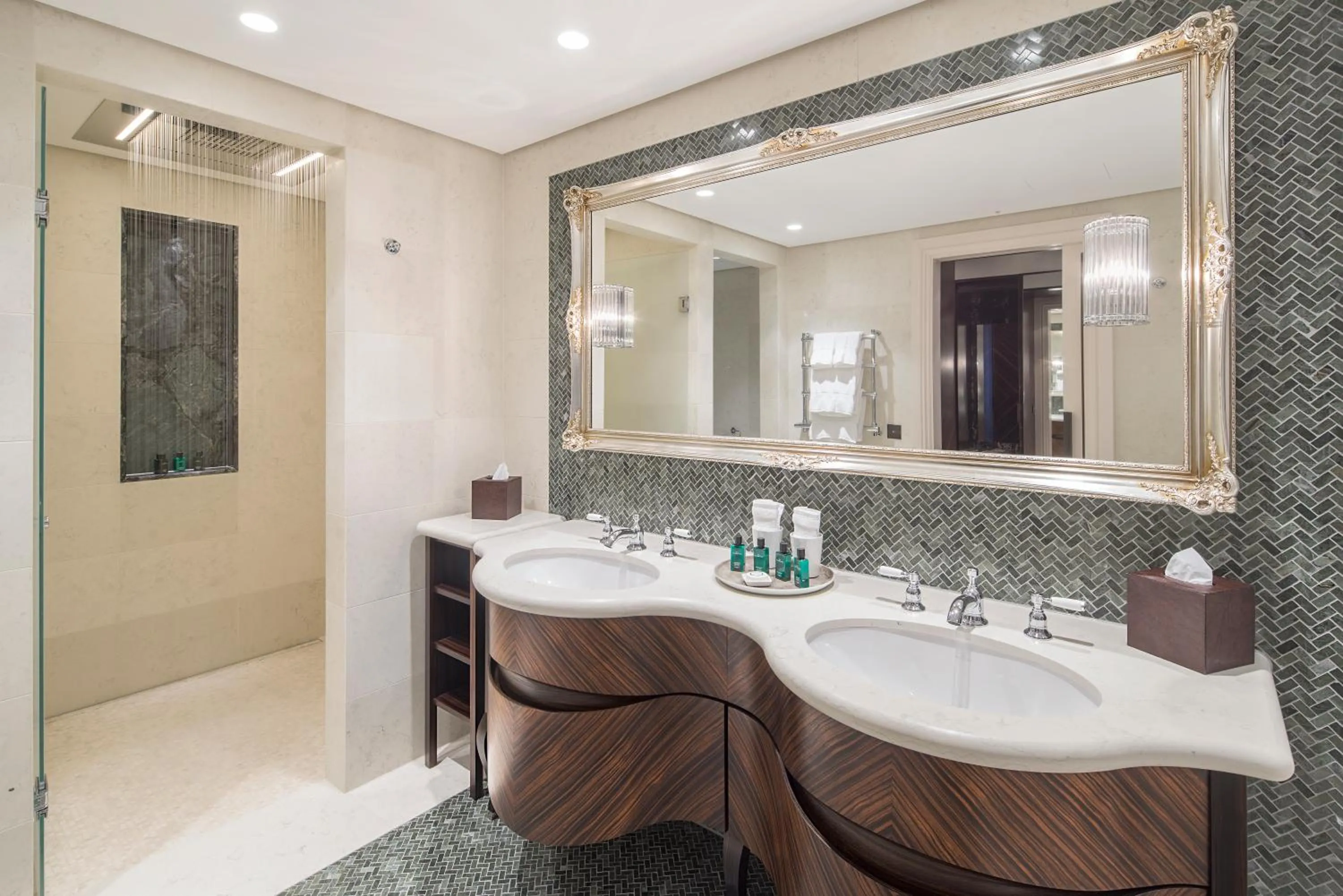 Shower in Hotel Villa Honegg