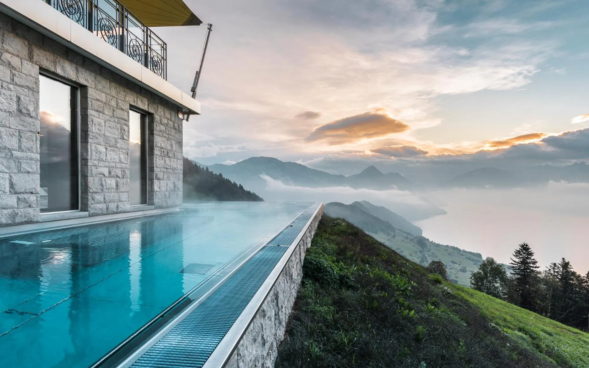 Swimming pool in Hotel Villa Honegg