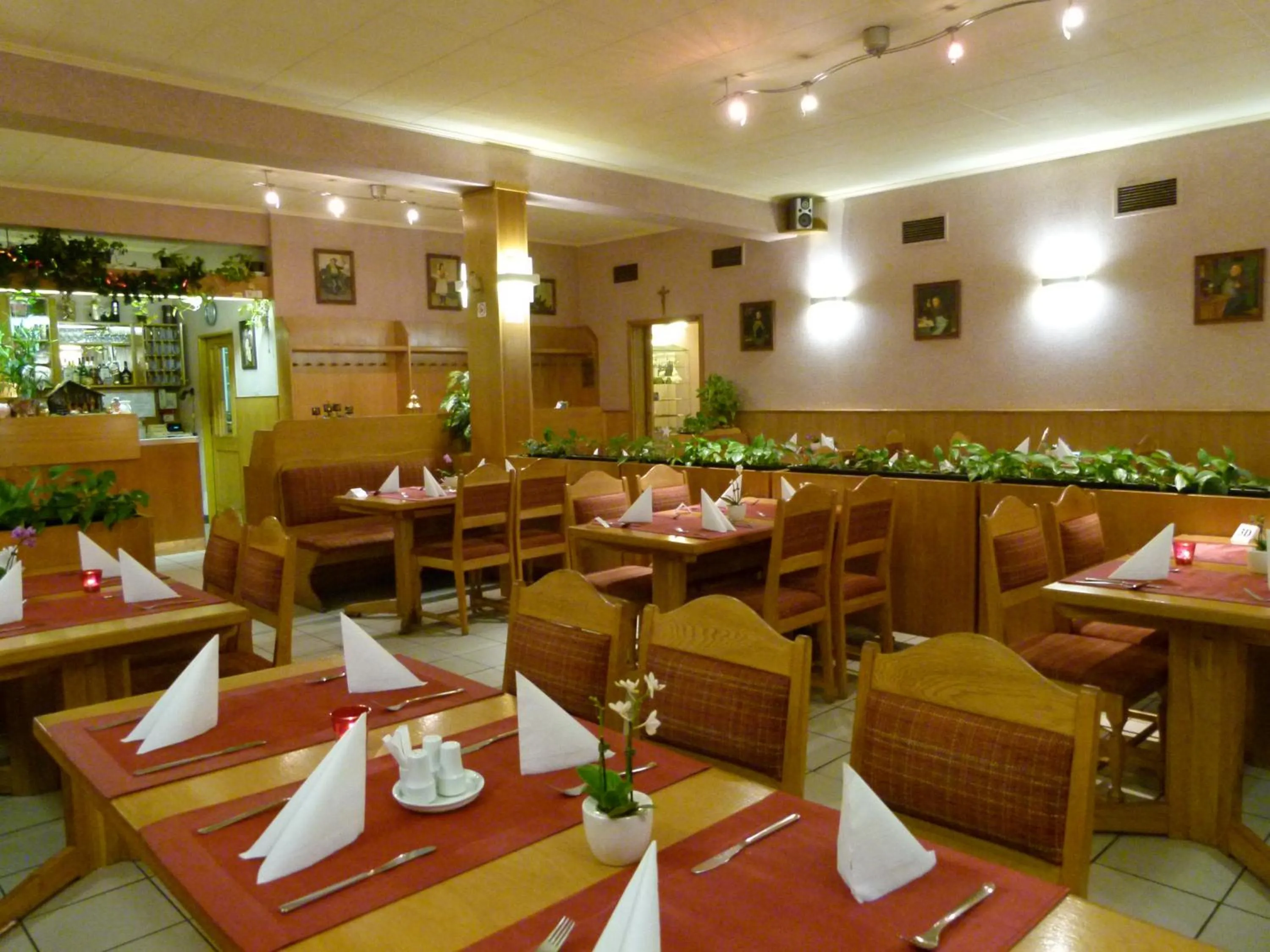 Restaurant/places to eat in Hotel Pelikan
