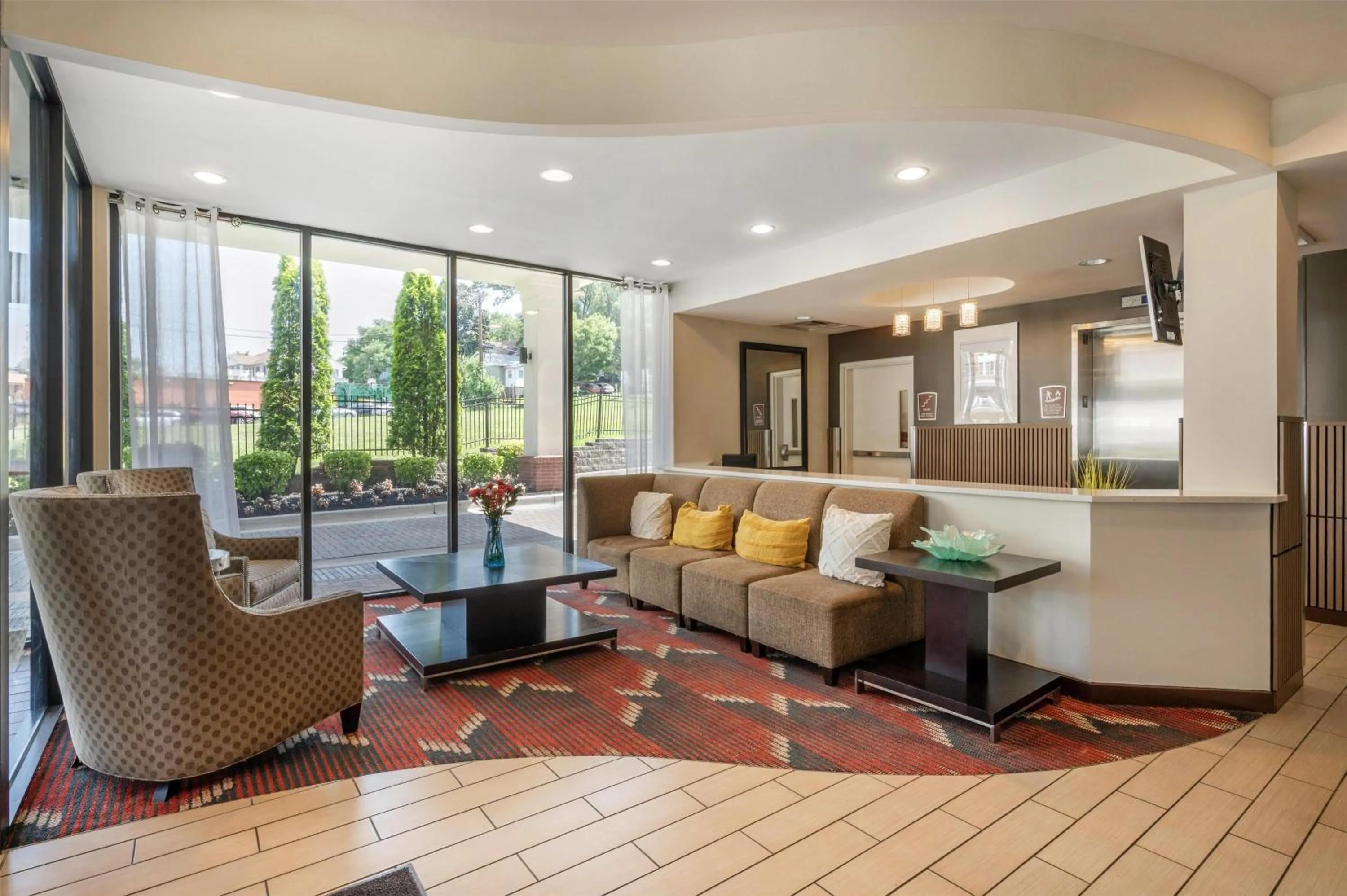 Lobby or reception in Best Western Plus College Park Hotel