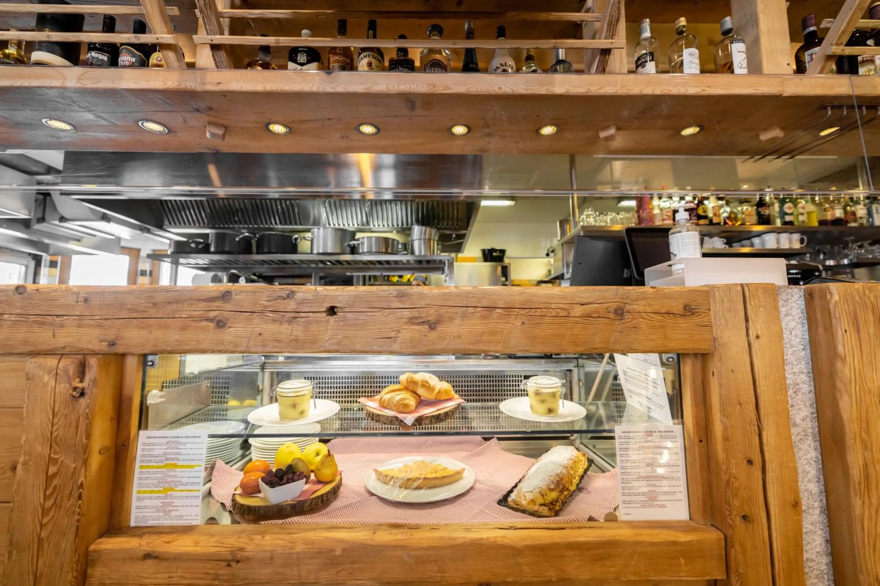 Restaurant/places to eat in Hotel Alegra