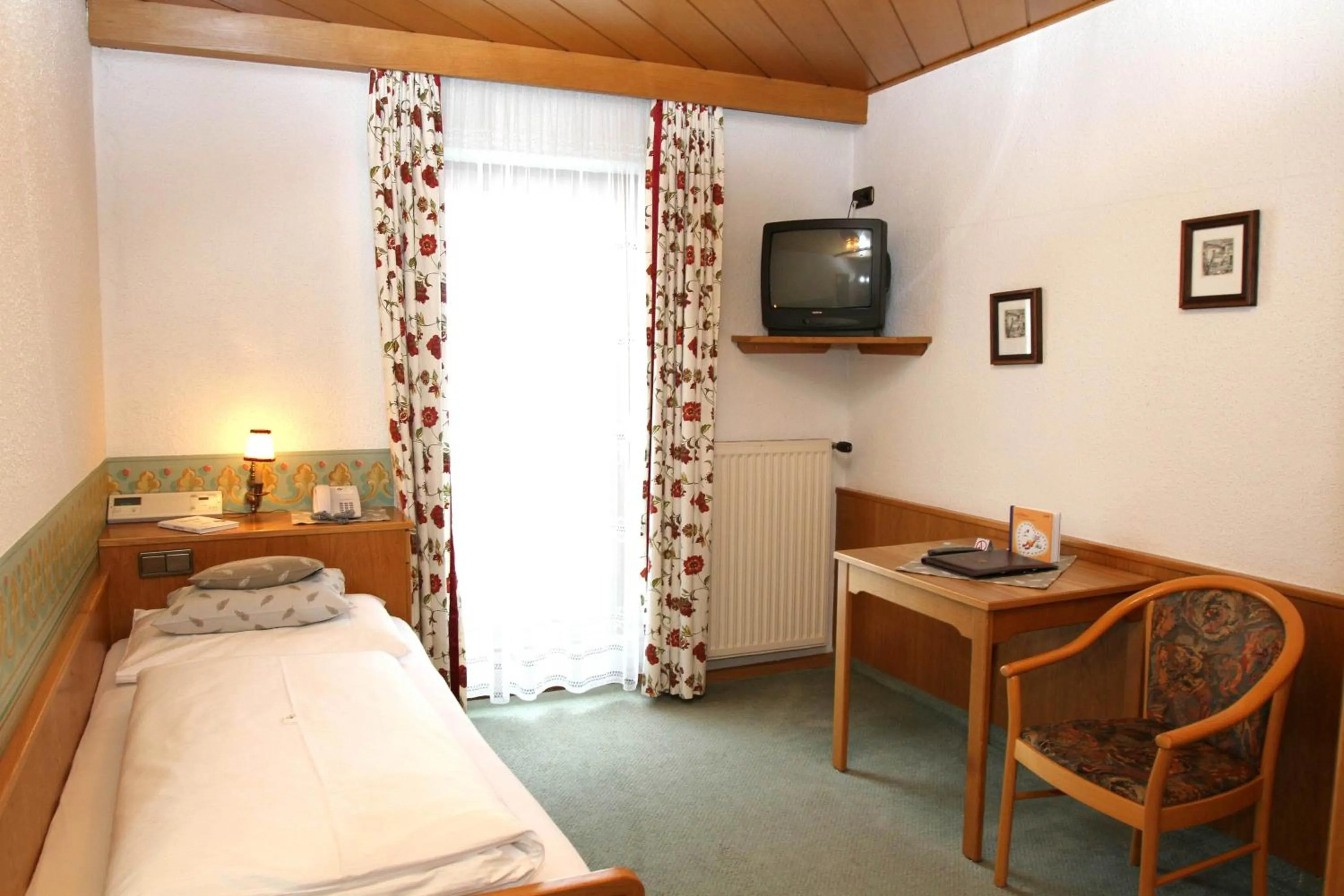 Photo of the whole room, Bed in Hotel Völserhof