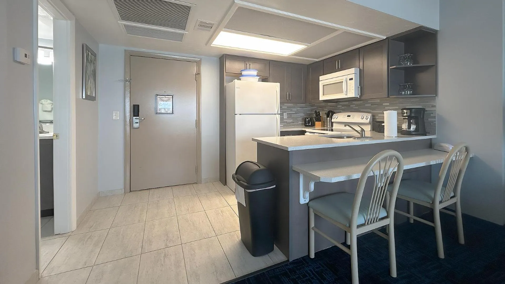 Dining area in Ocean East Resort Club