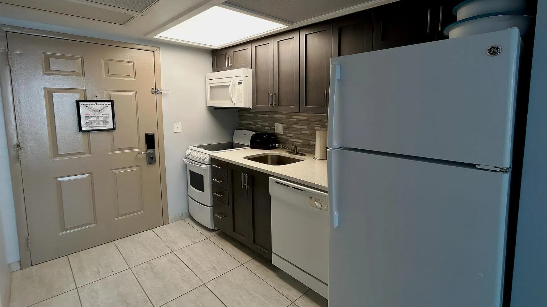 Kitchen or kitchenette in Ocean East Resort Club