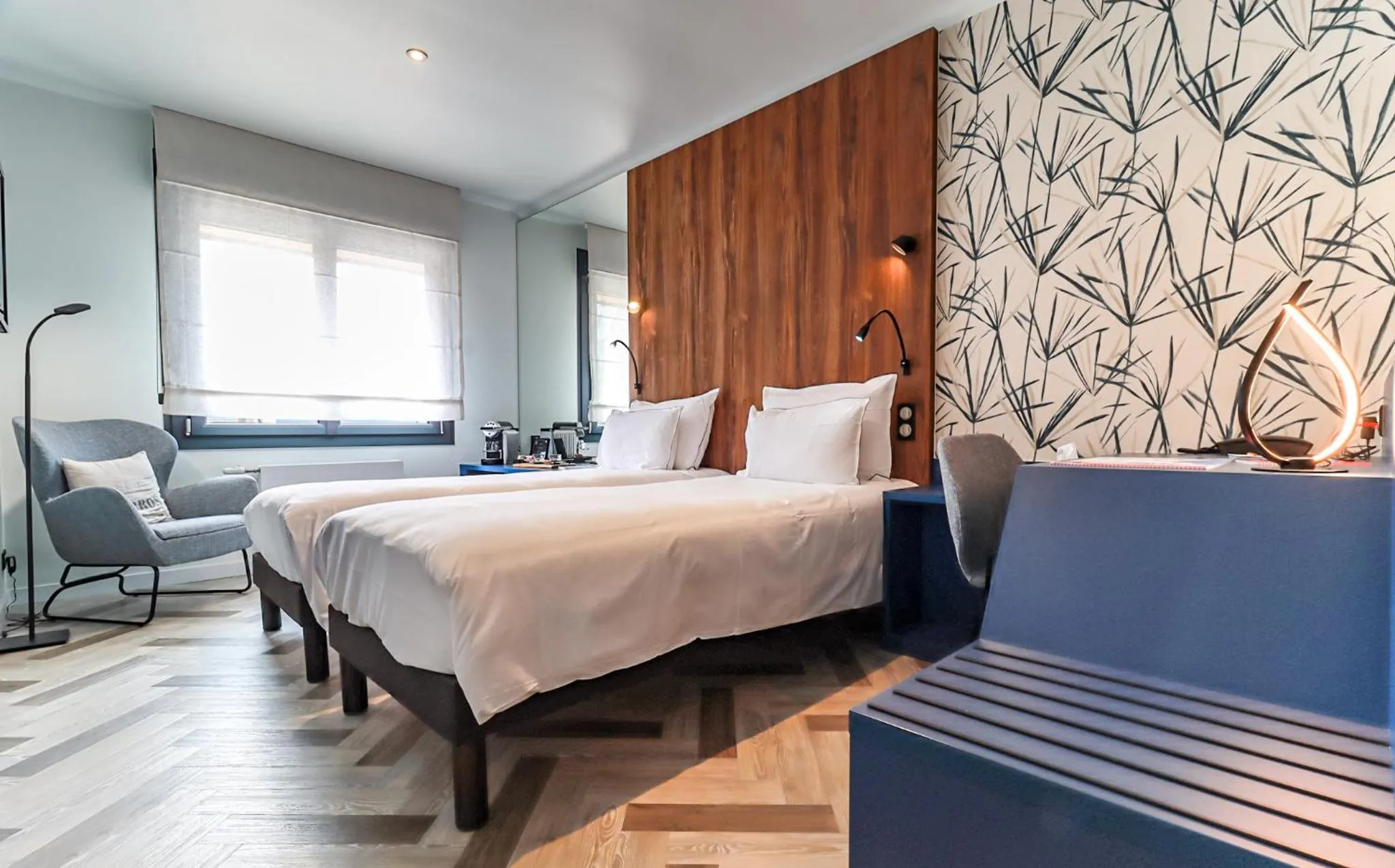 Bed in Logis Hôtel du Parc