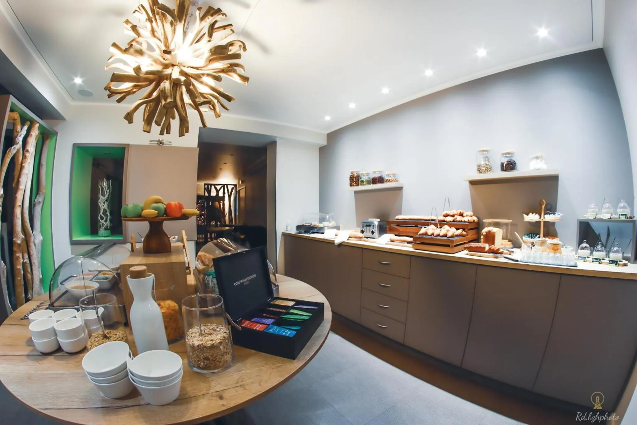 Buffet breakfast in Logis Hôtel du Parc